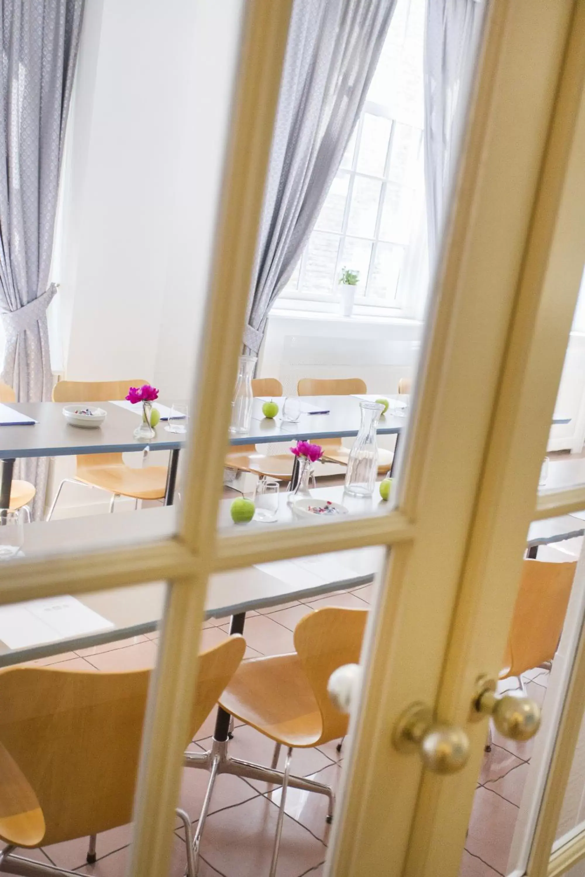 Restaurant/places to eat in Best Western Museumhotels Delft