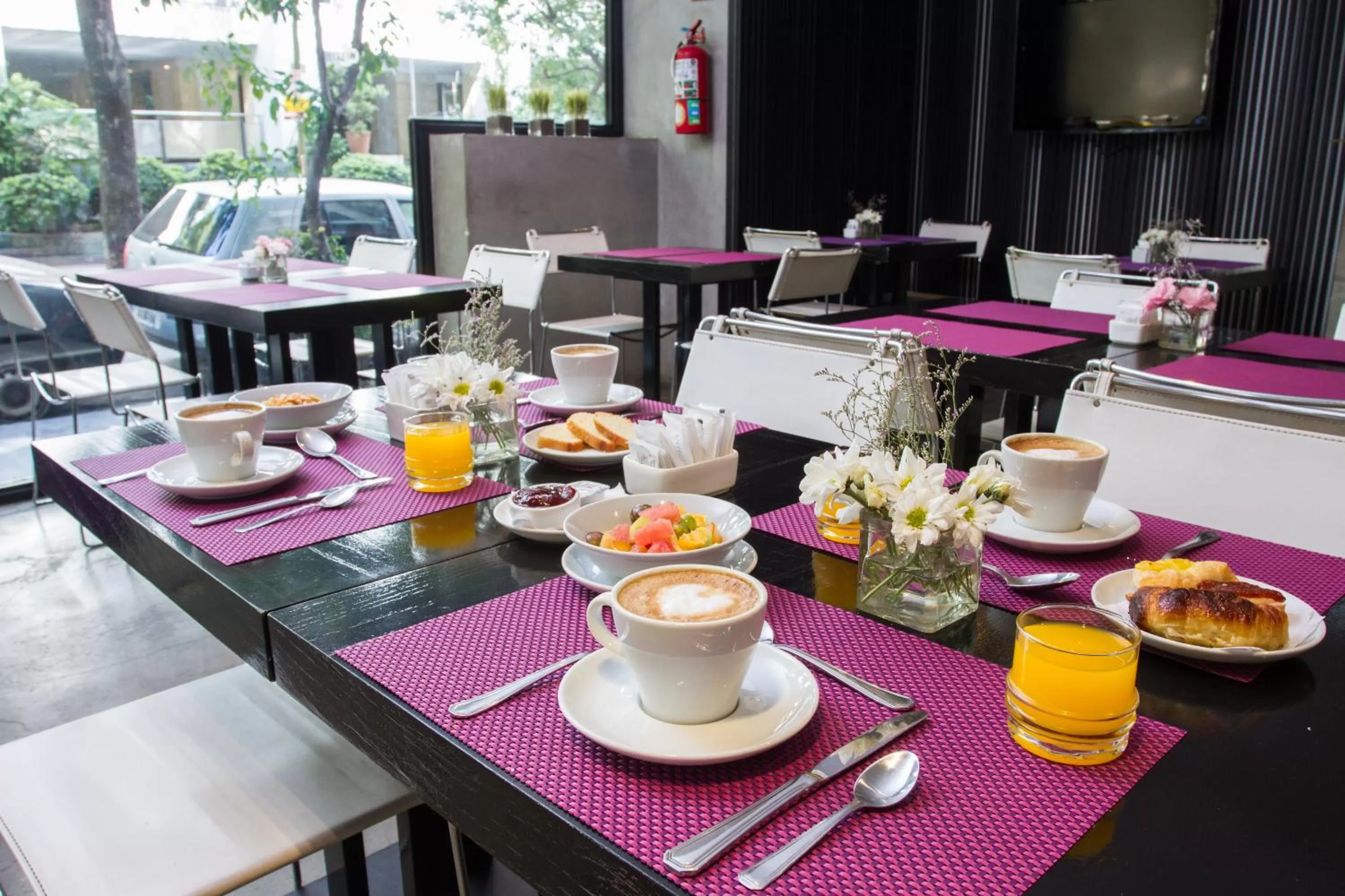 Breakfast in Épico Recoleta Hotel