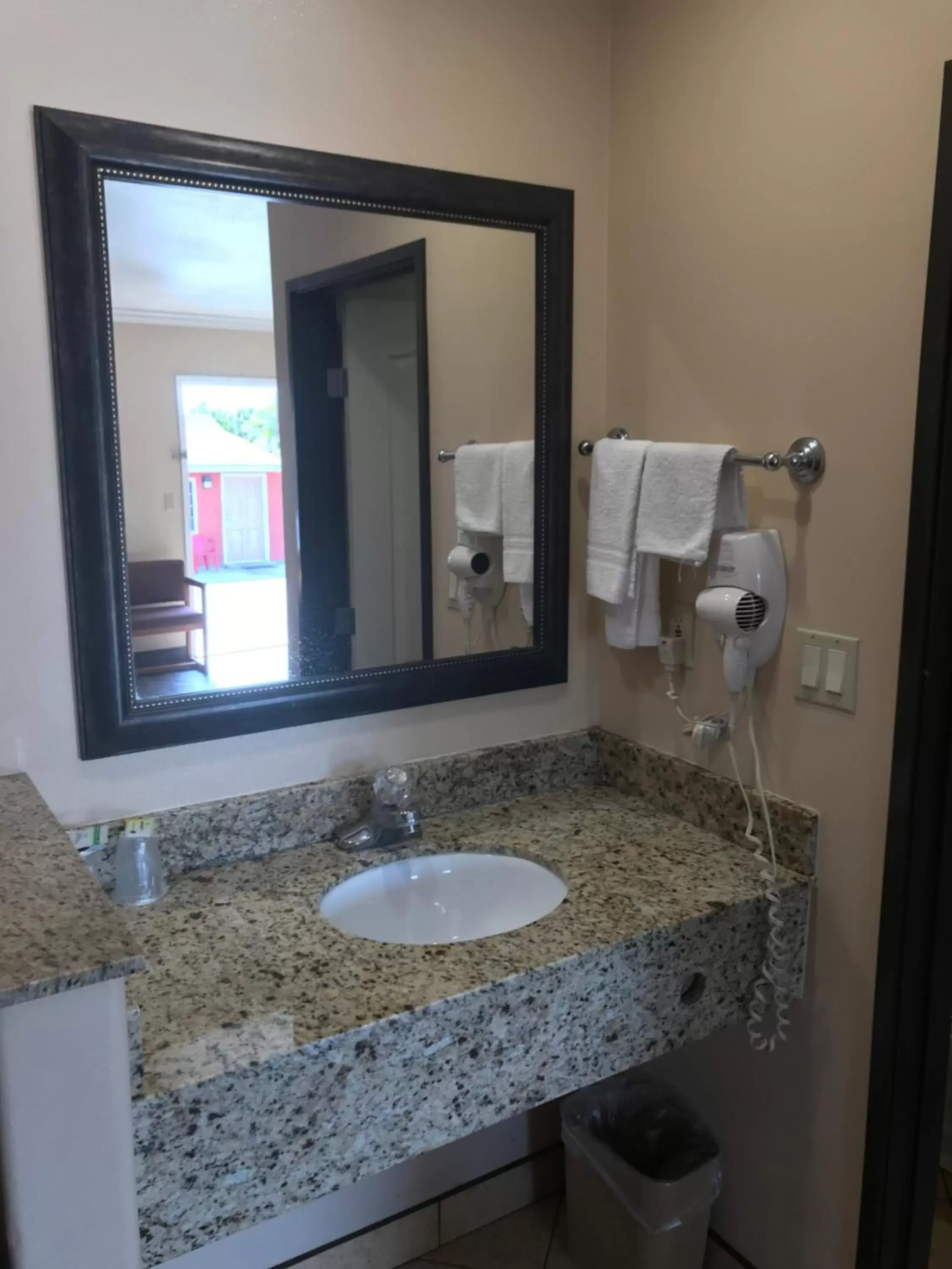 Bathroom in Hyland Motel