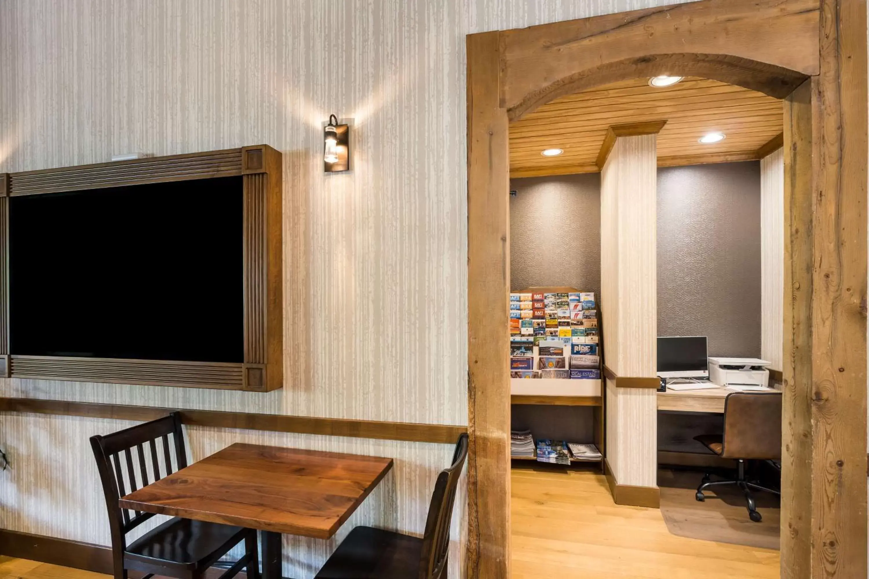 Business facilities, TV/Entertainment Center in Best Western Antlers