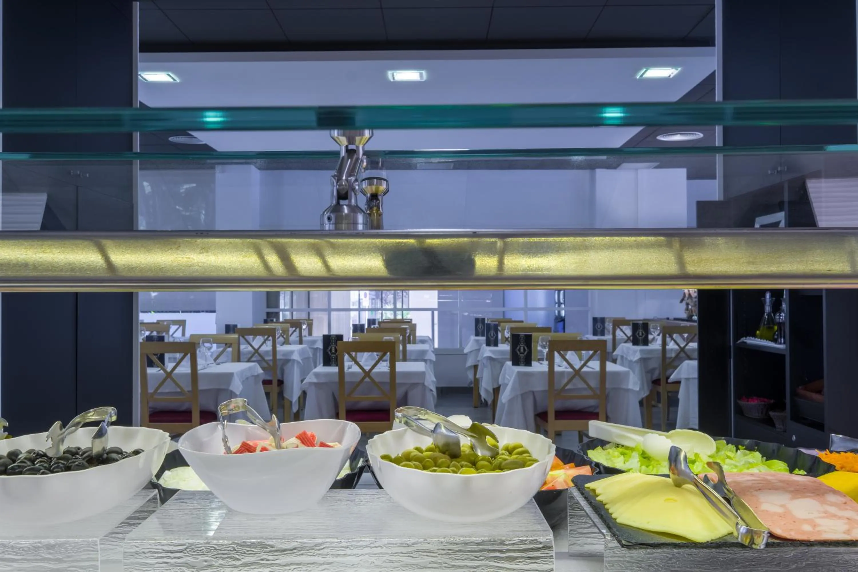 Restaurant/places to eat in Hotel California Palace