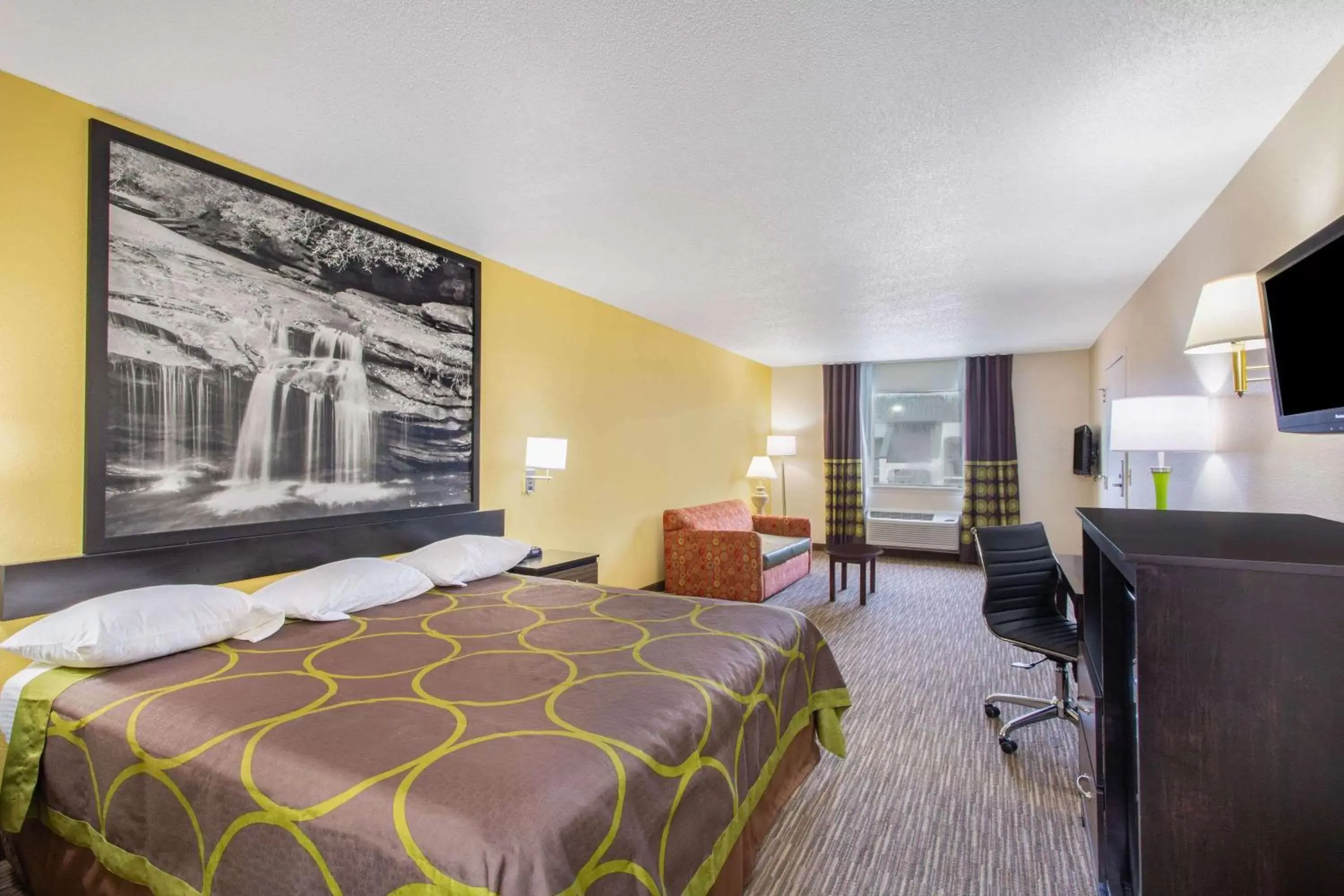 Photo of the whole room, Bed in Super 8 by Wyndham Florence