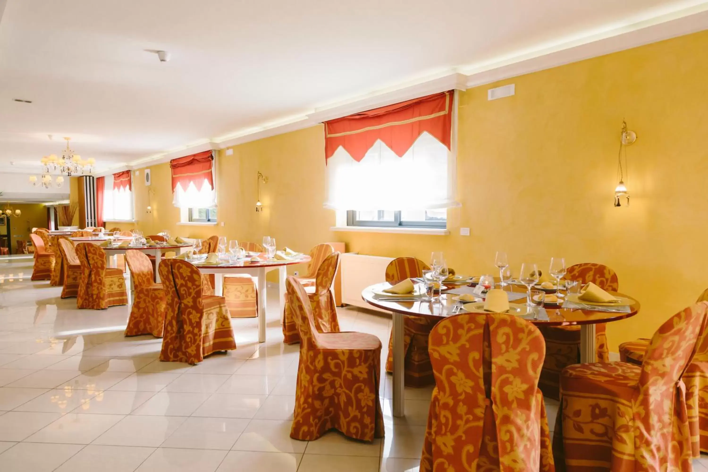 Restaurant/Places to Eat in Hotel Residence Federiciano