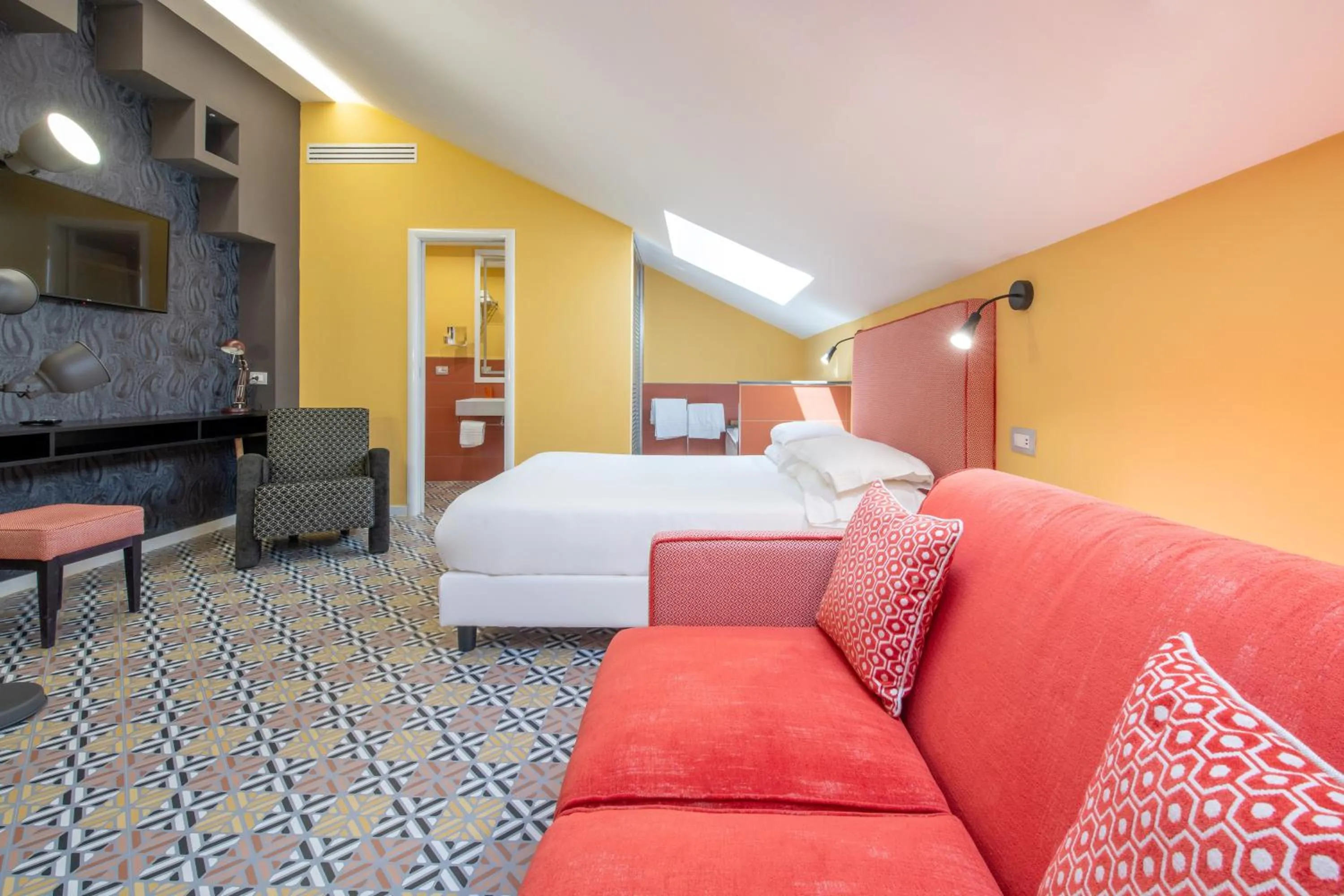 Photo of the whole room, Bed in Hotel Nice