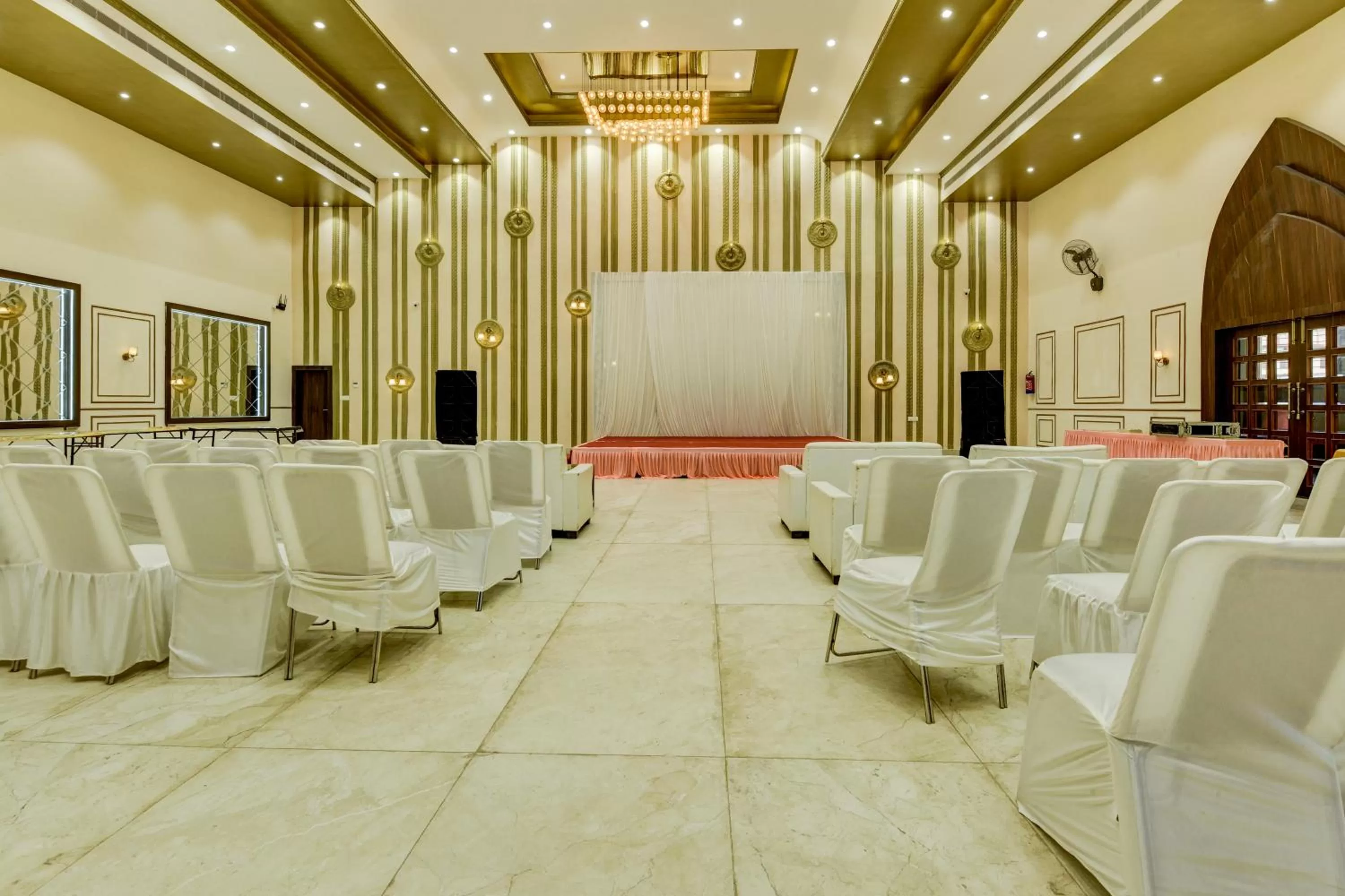 Banquet/Function facilities in Treebo Winsome Banquet And Resort