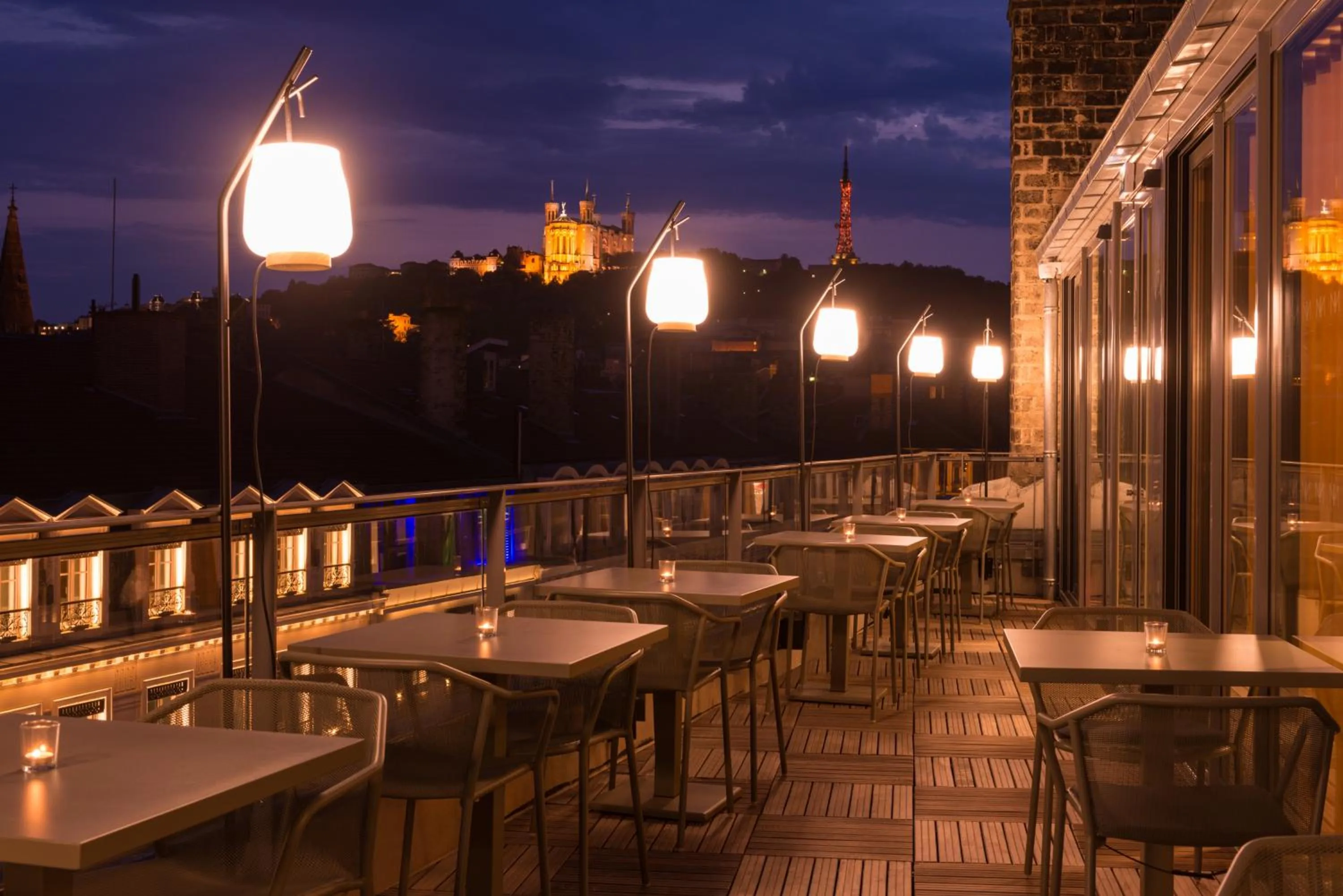 Restaurant/places to eat in Maison Nô - Hôtel et Rooftop