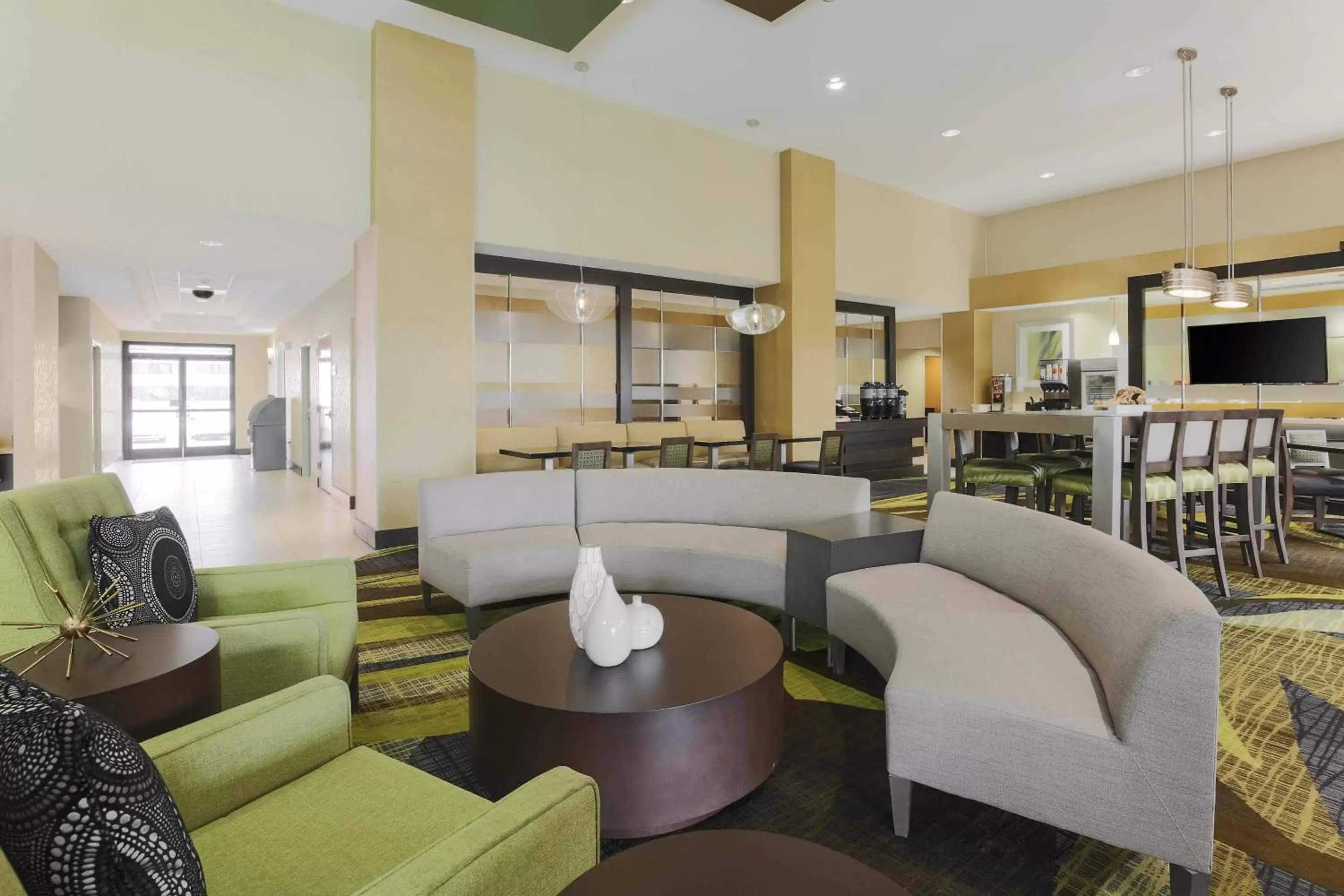 Lobby or reception, Lounge/Bar in SpringHill Suites by Marriott Oklahoma City Quail Springs