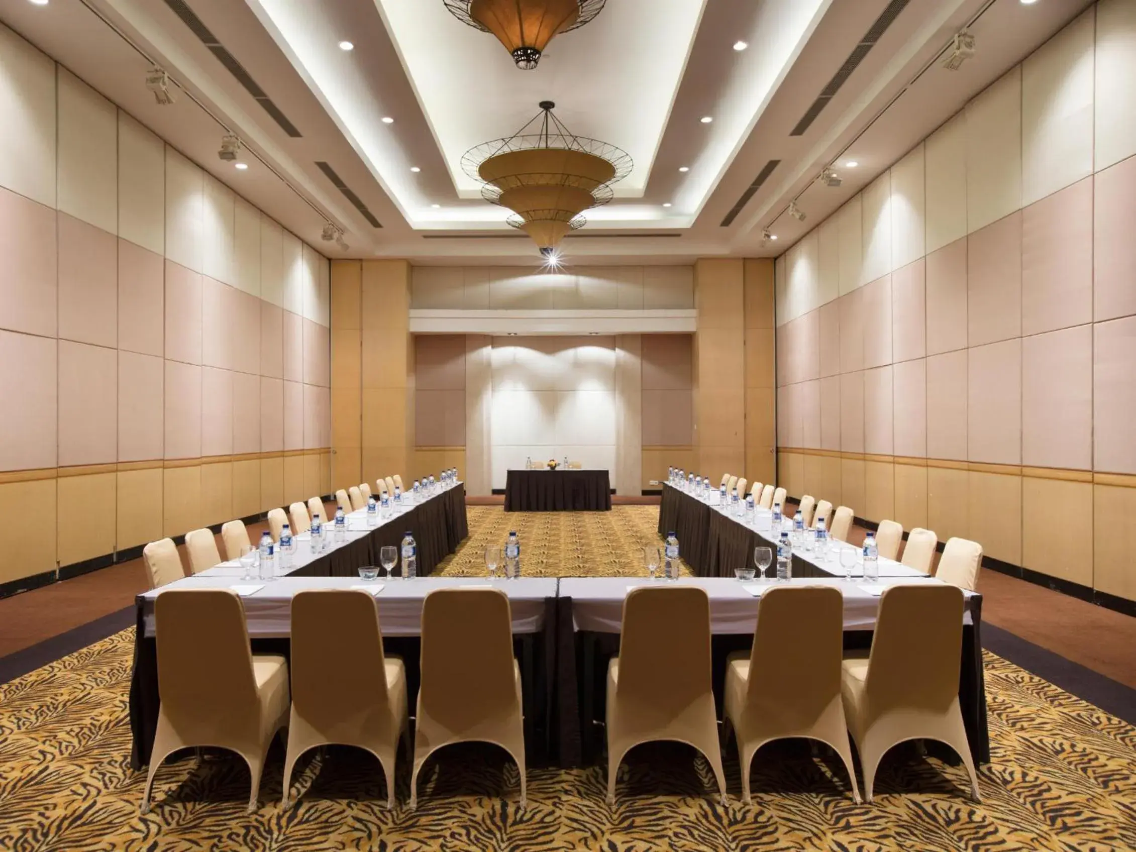 Banquet/Function facilities in Hotel Santika Premiere Malang