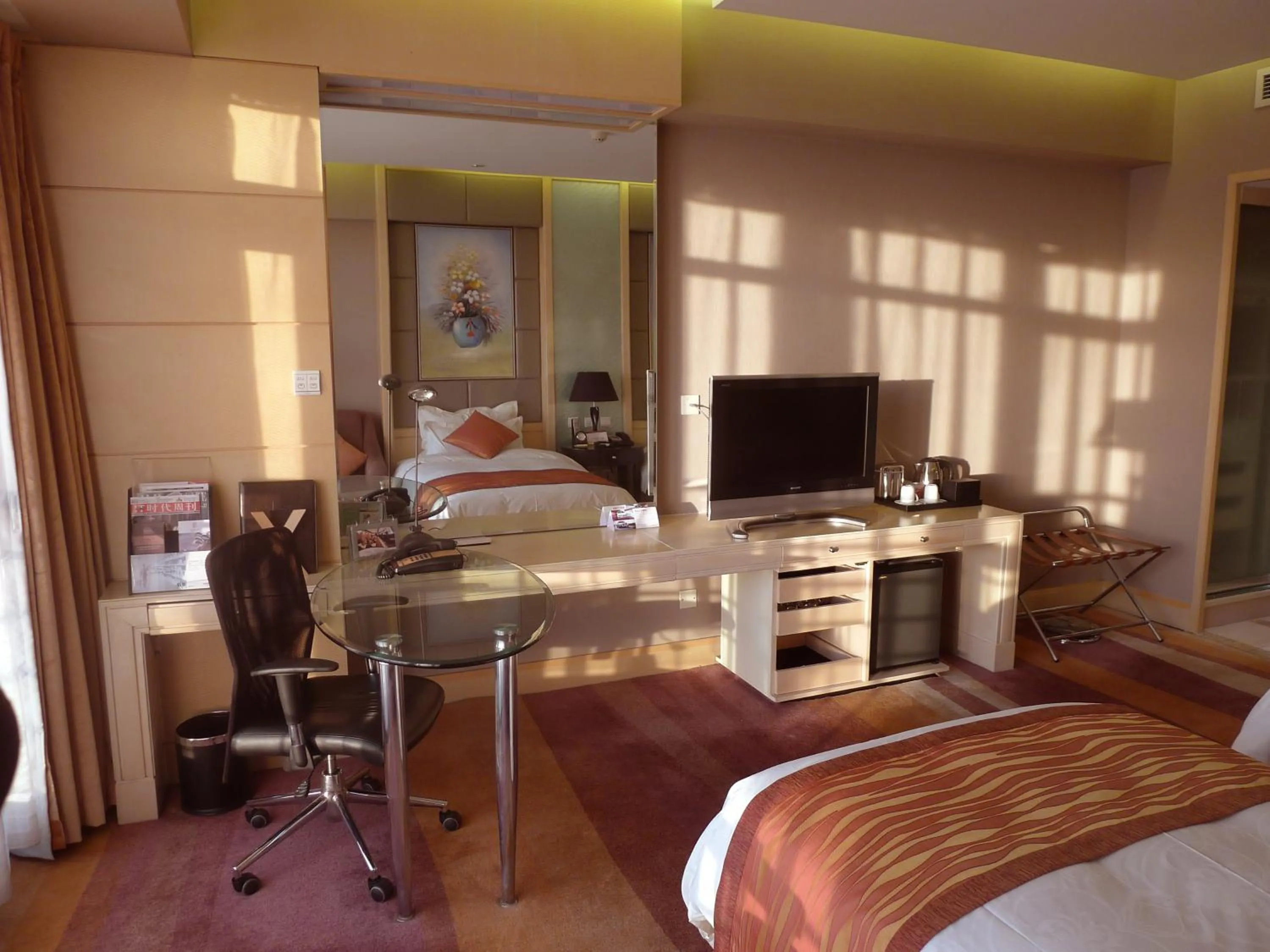 TV and multimedia in Wenjin Hotel, Beijing