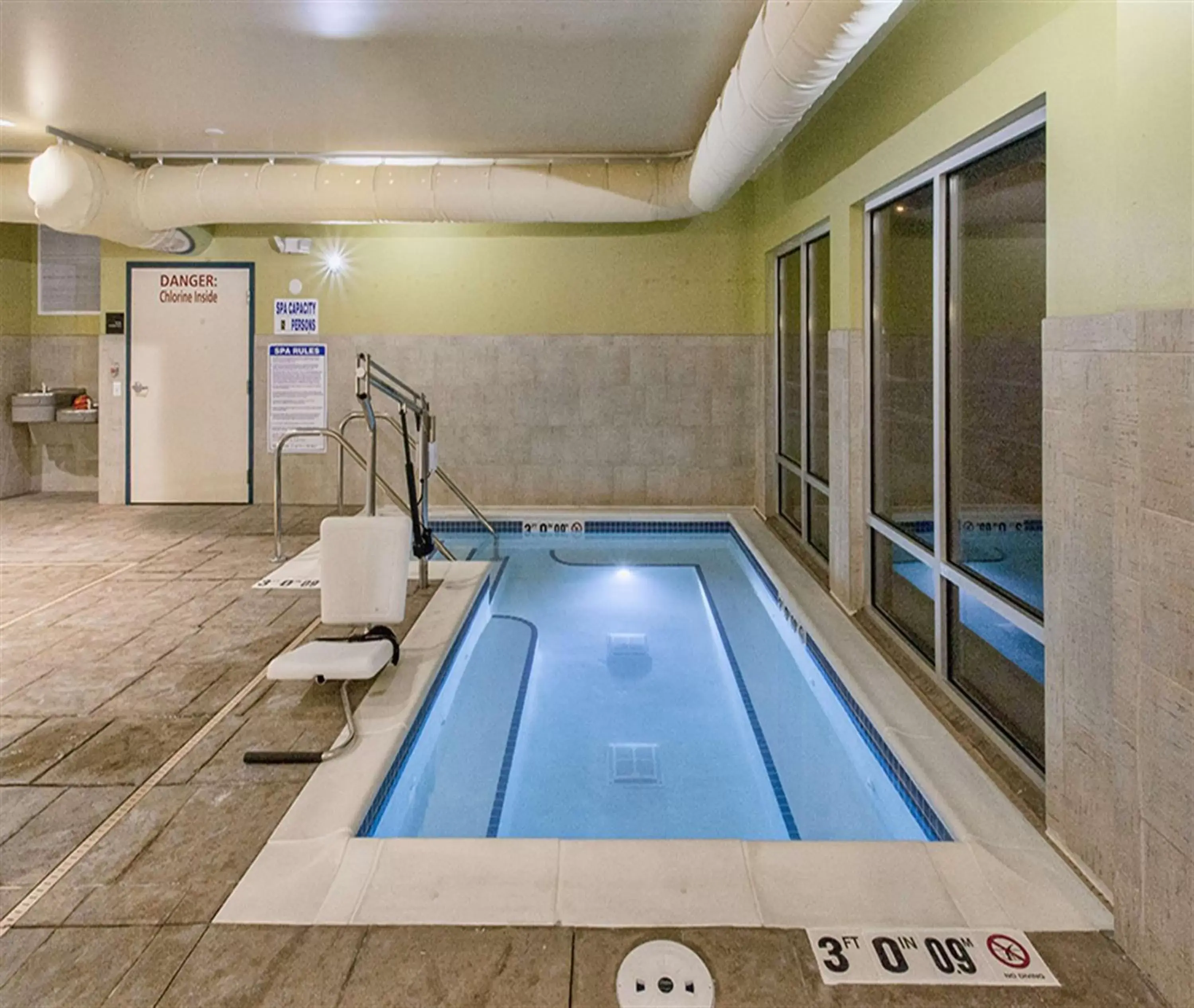 Pool view, Swimming Pool in Hampton Inn Hibbing