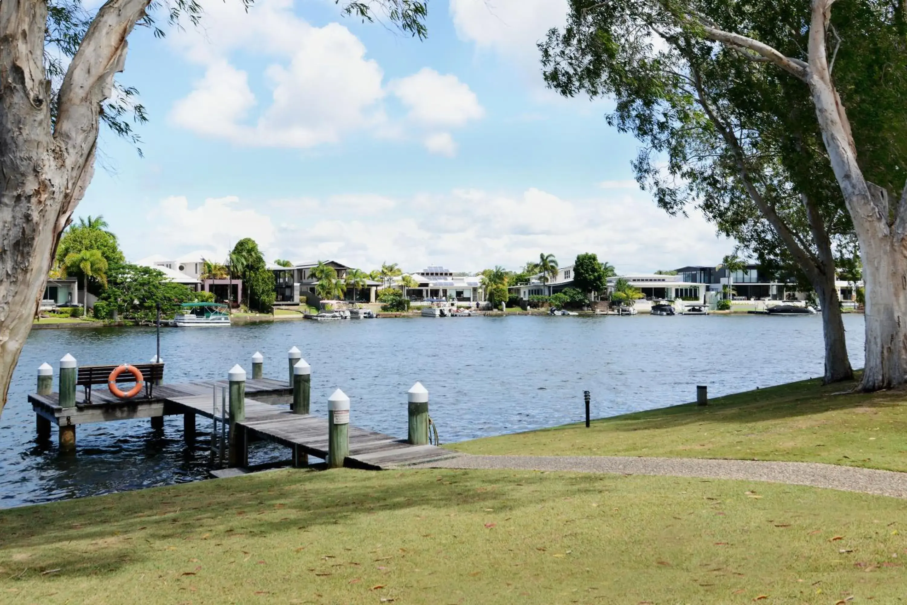 Noosa Entrance Waterfront Resort