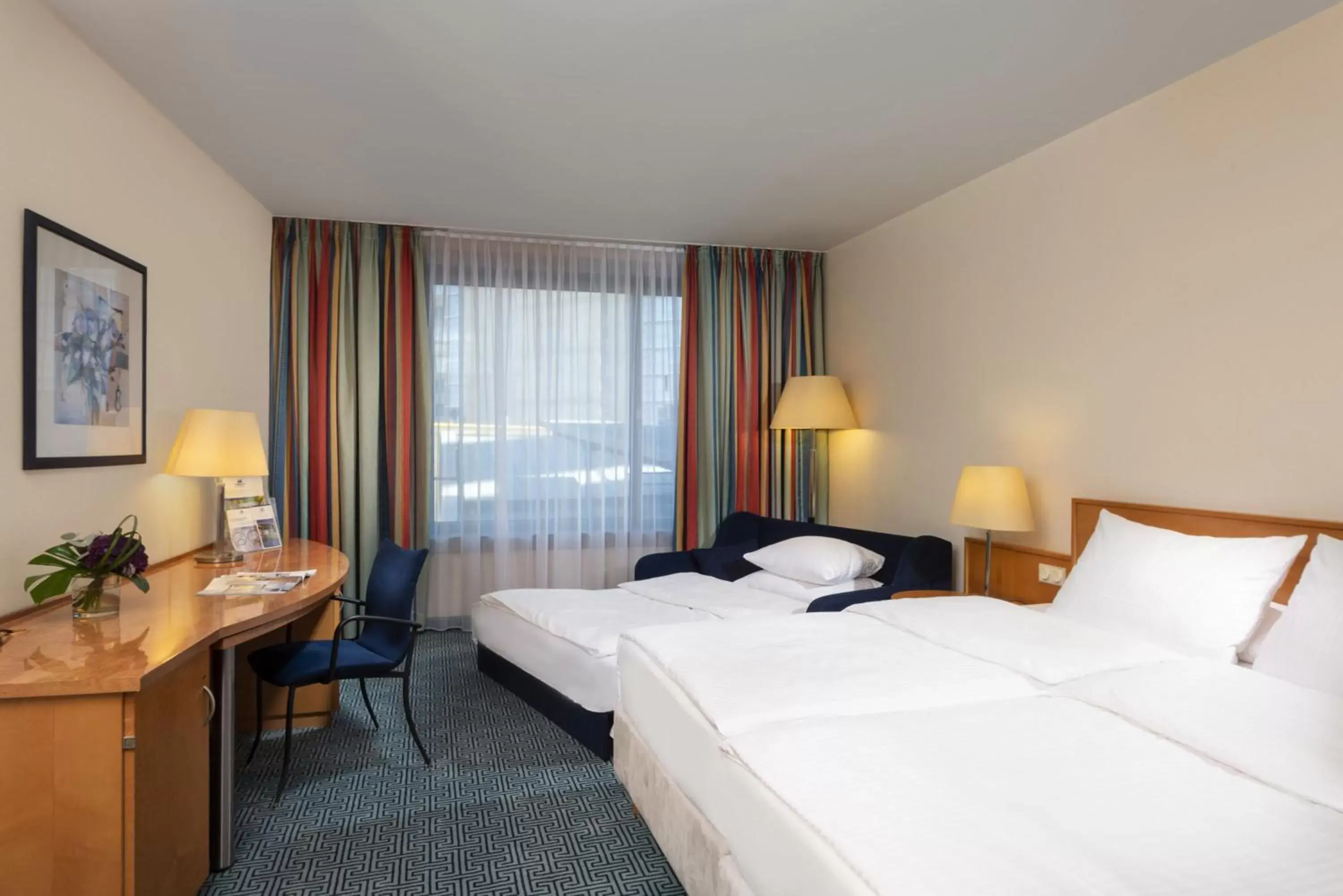 Staff, Bed in Maritim Hotel Frankfurt