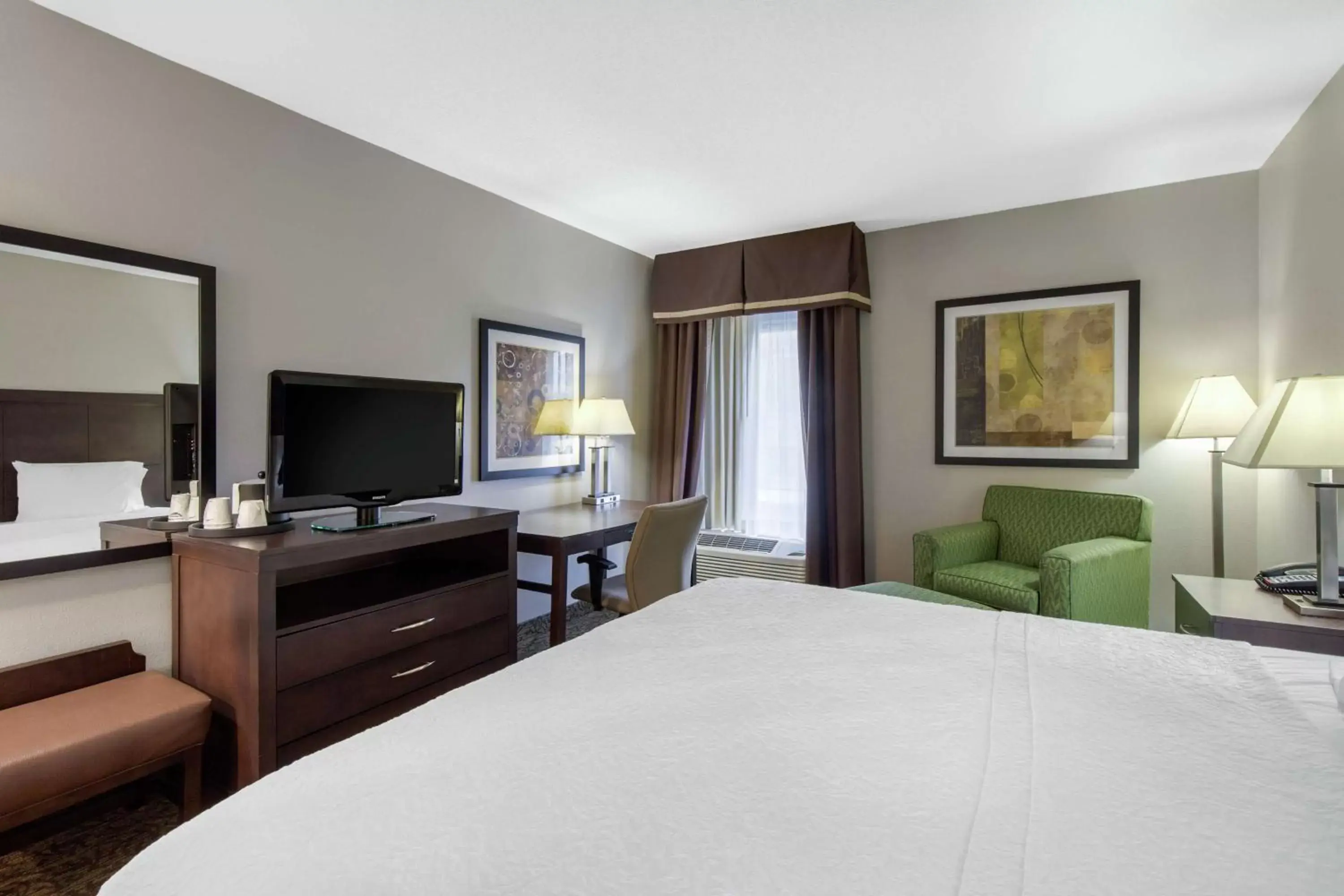 Bedroom, TV/Entertainment Center in Hampton Inn Mebane