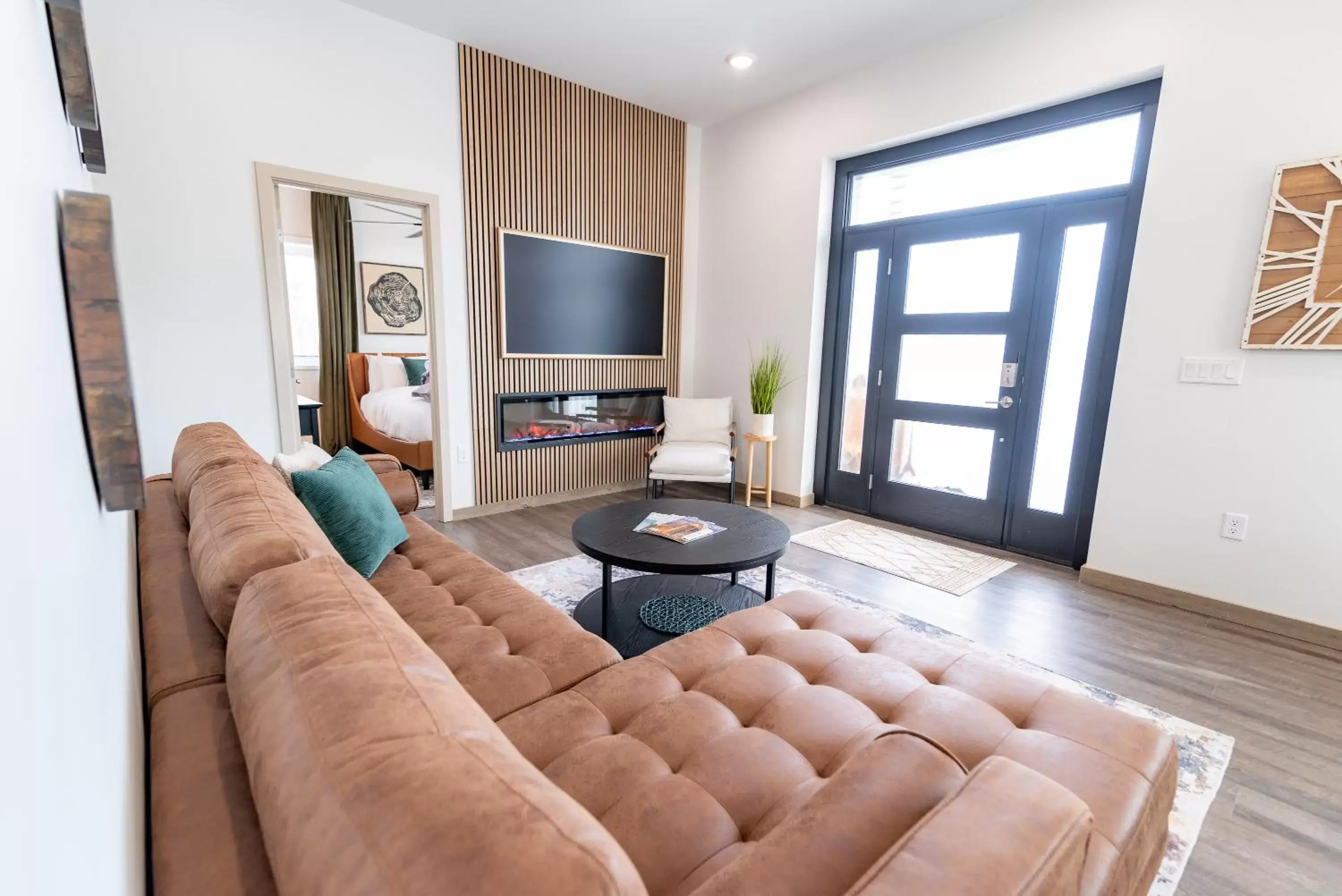 TV and multimedia, Seating Area in Colony Suites