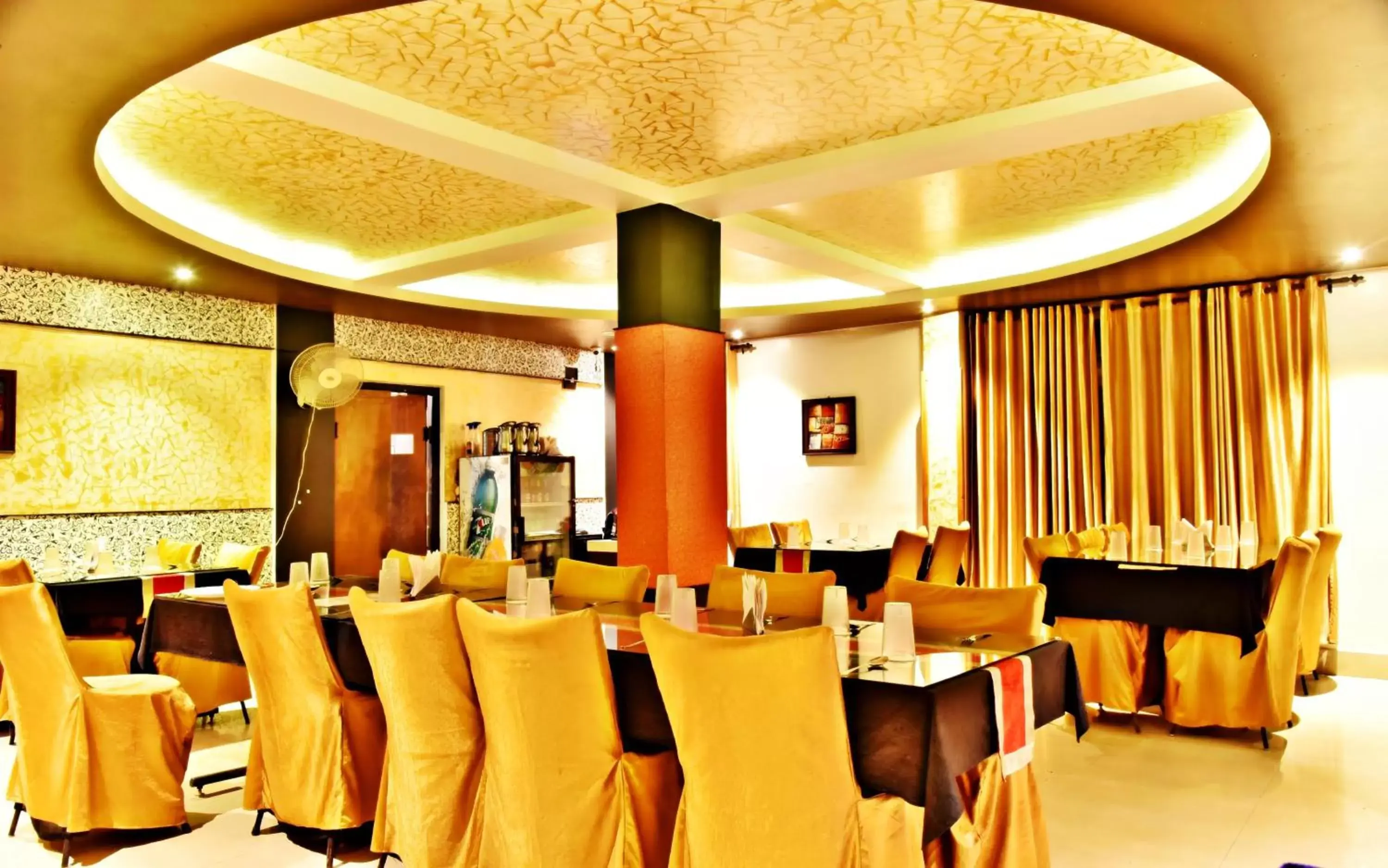 Restaurant/places to eat in Sood's Himalayan Vista Restaurant/places to eat in Sood's Himalayan Vista