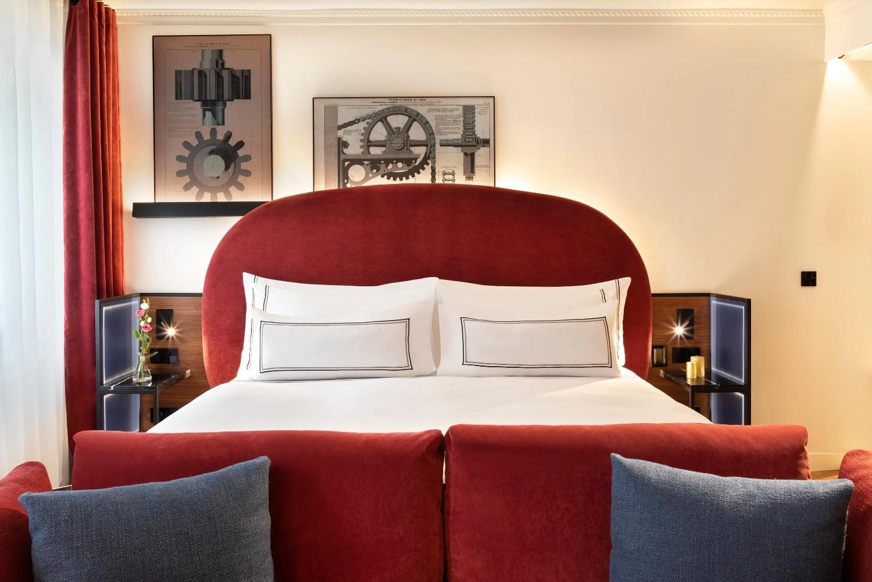 Bedroom, Bed in Villa Marquis a Member of Melia Collection Tour Eiffel