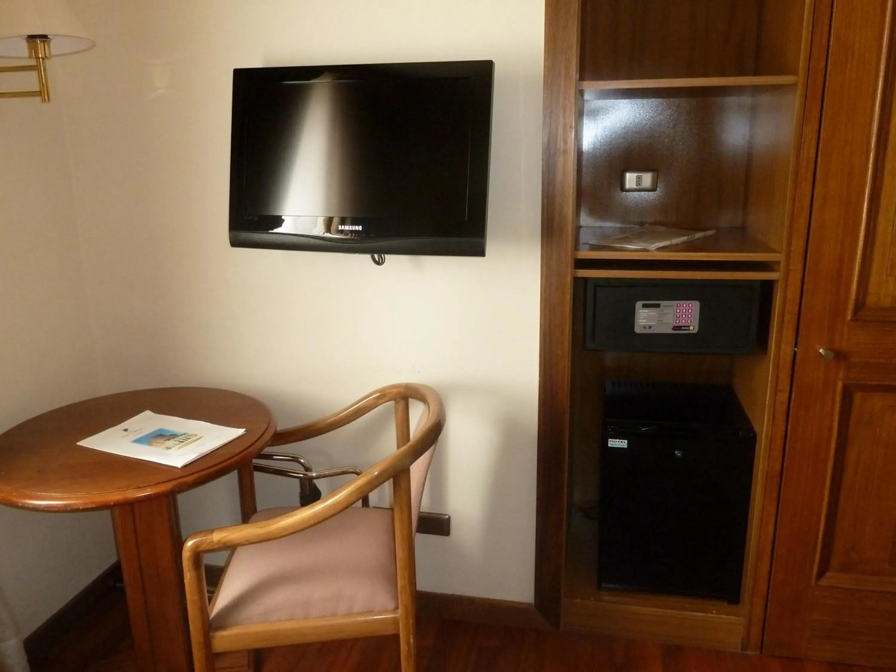 TV and multimedia, TV/Entertainment Center in Hotel Francisco De Aguirre