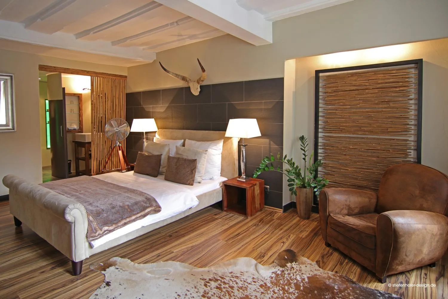 Photo of the whole room, Bed in Elements Hotel