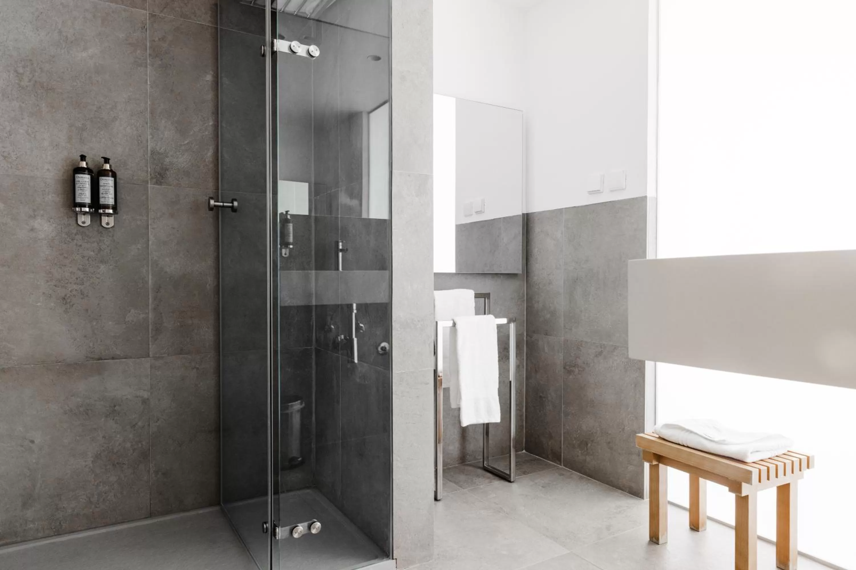 Bathroom in Memmo Baleeira - Design Hotels
