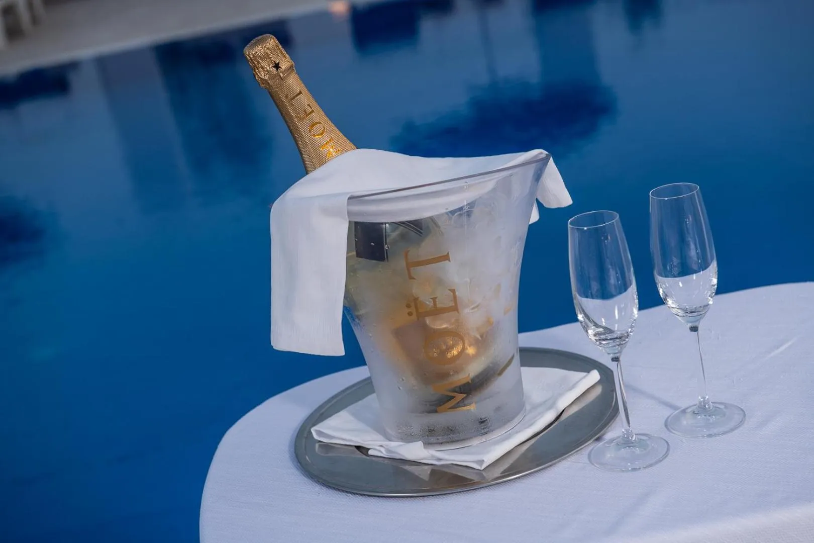 Alcoholic drinks in Club Azzurro Hotel & Resort