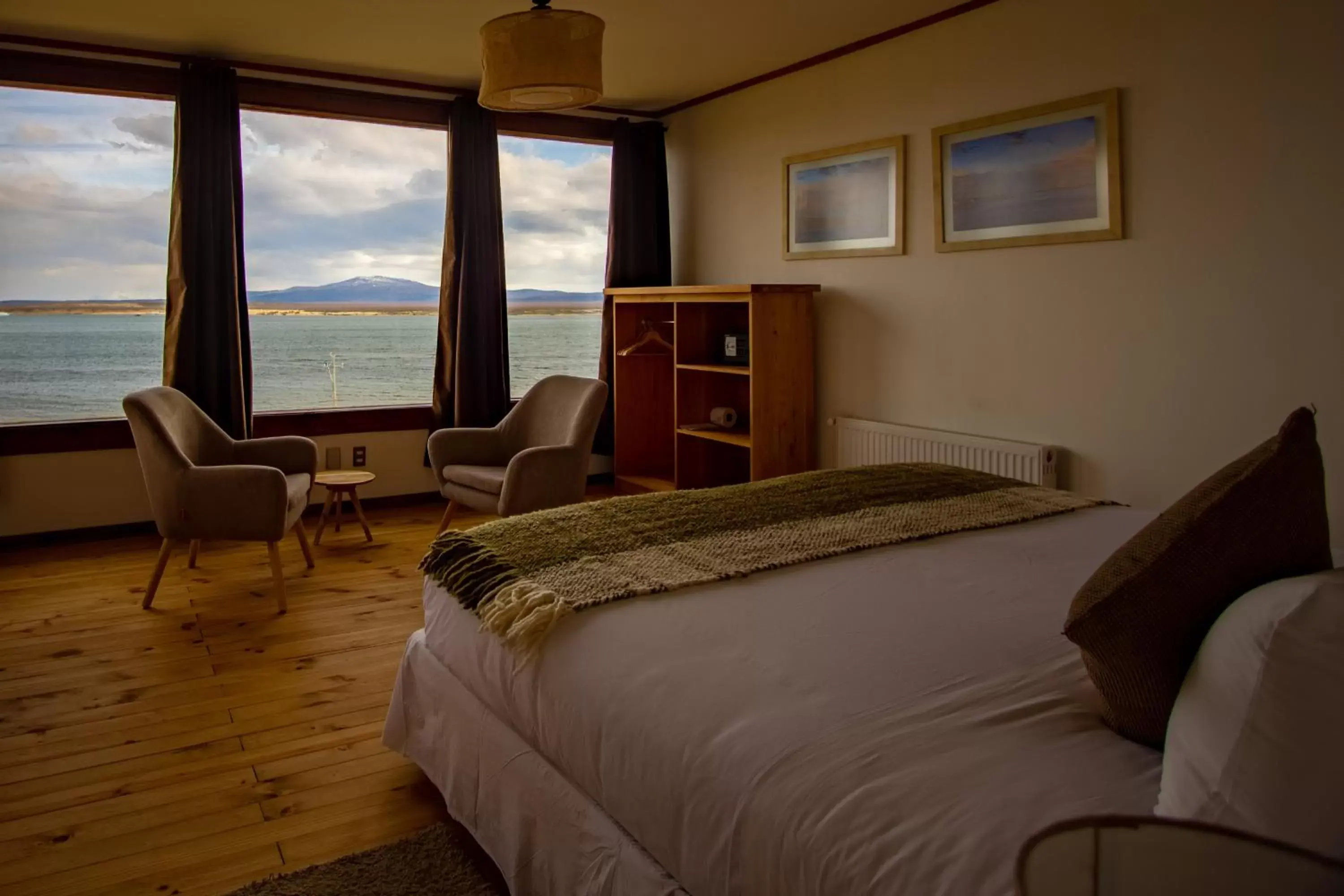 Bedroom, Seating Area in Weskar Lodge Hotel