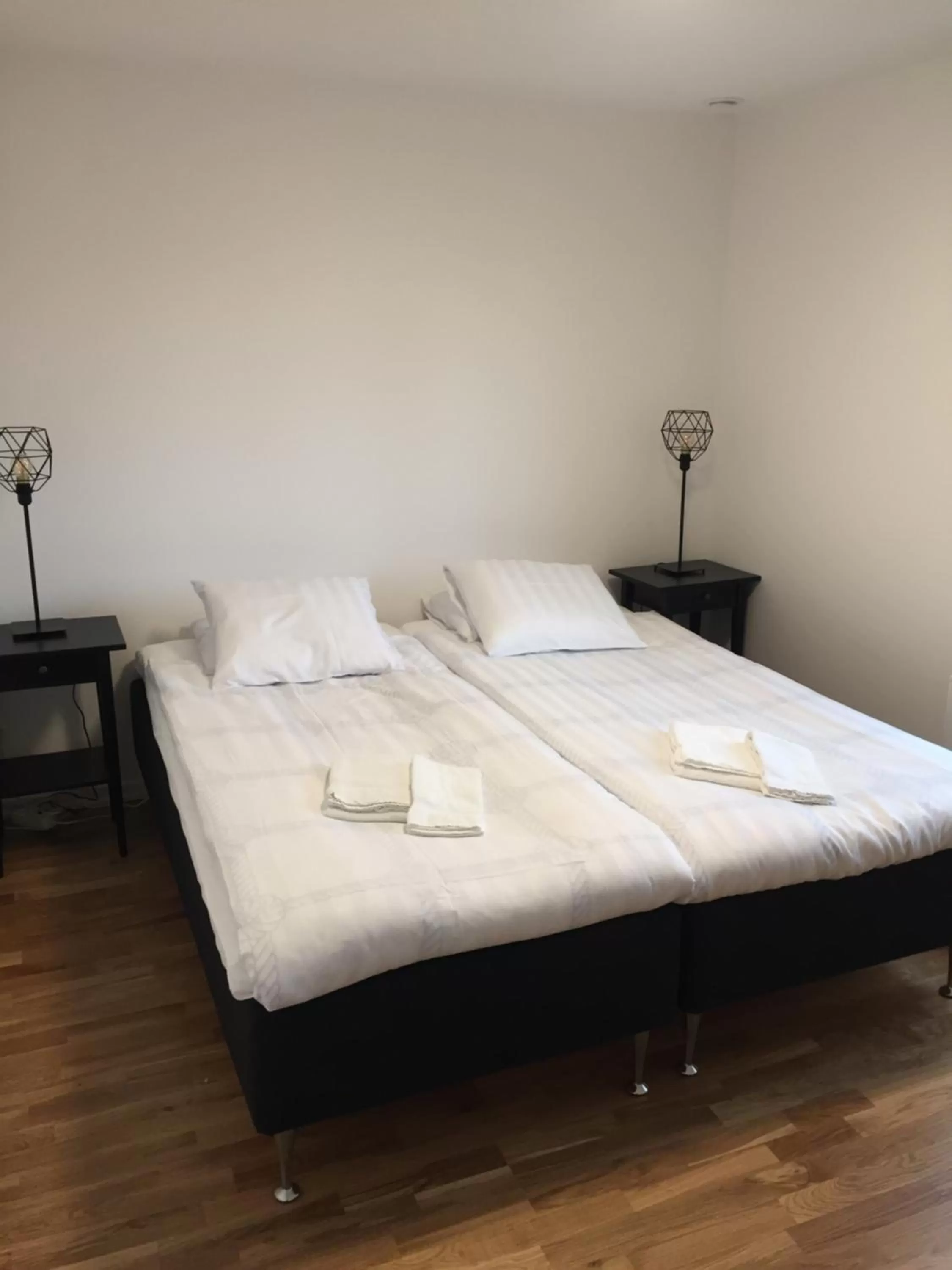 Photo of the whole room in Melleruds Golfklubb Bed & Breakfast