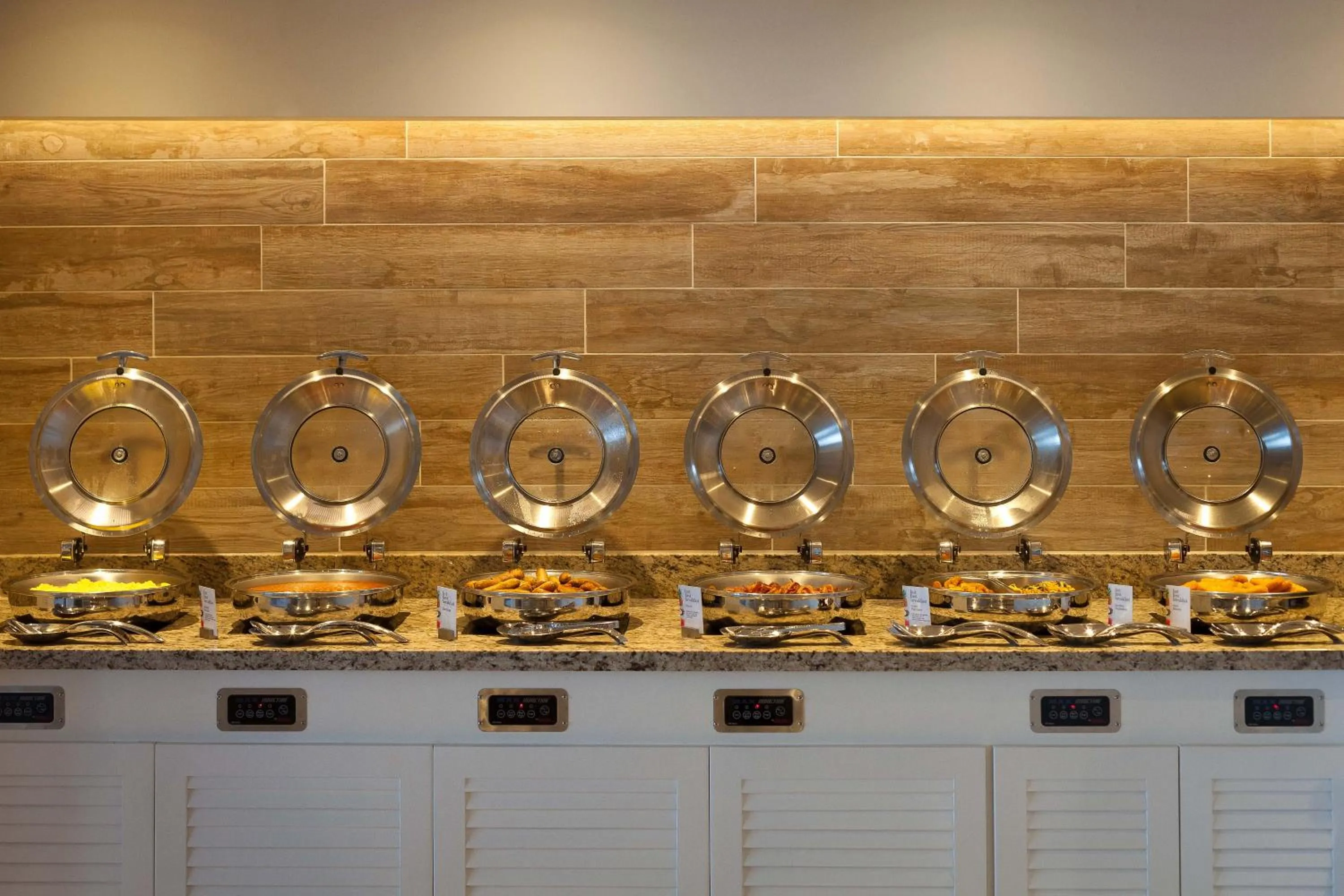 Breakfast in Hotel Alleviate