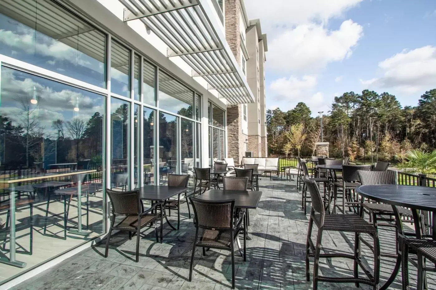 Patio, Restaurant/Places to Eat in Holiday Inn Express & Suites Charlotte Southwest, an IHG Hotel