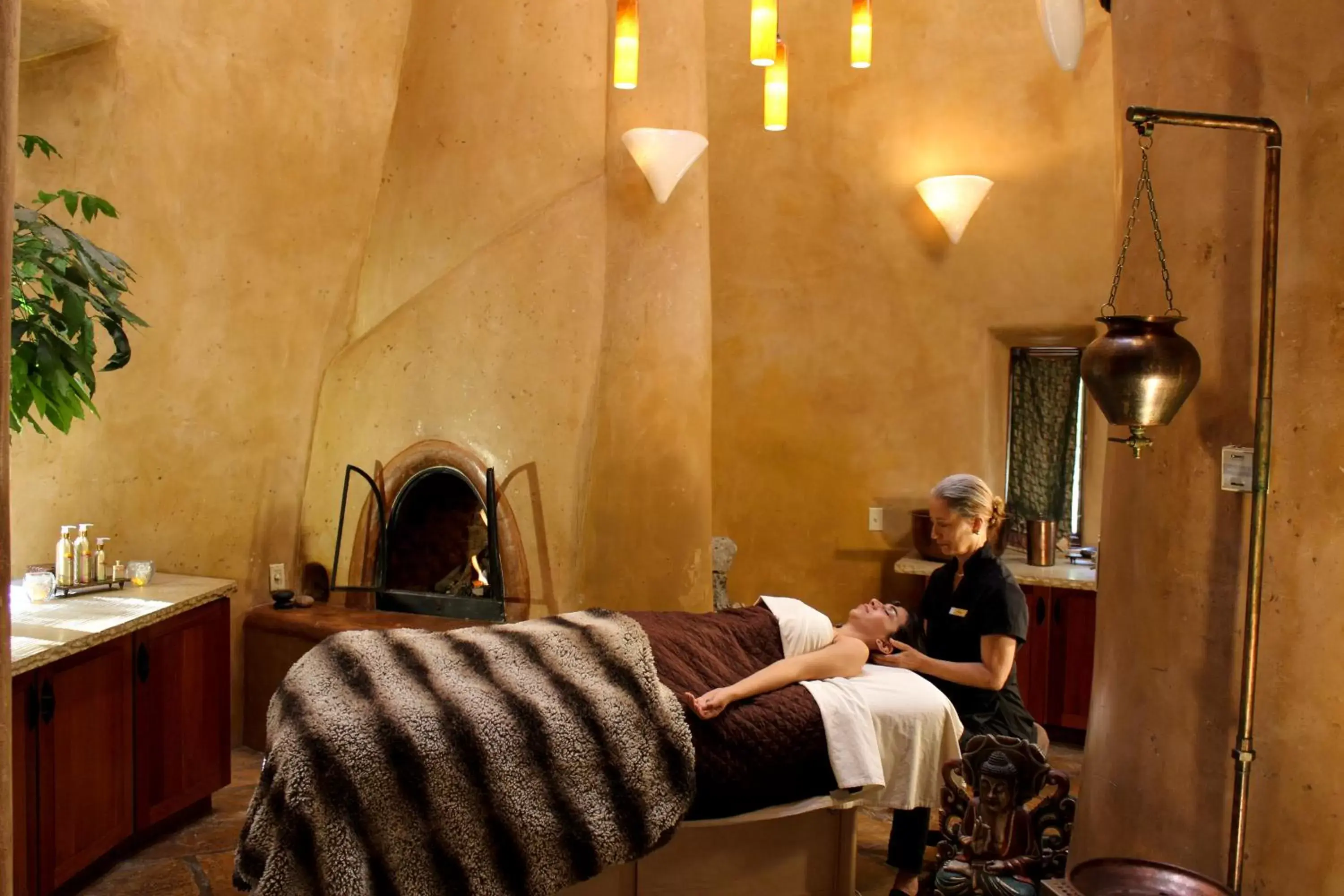 Massage in El Monte Sagrado Resort & Spa
