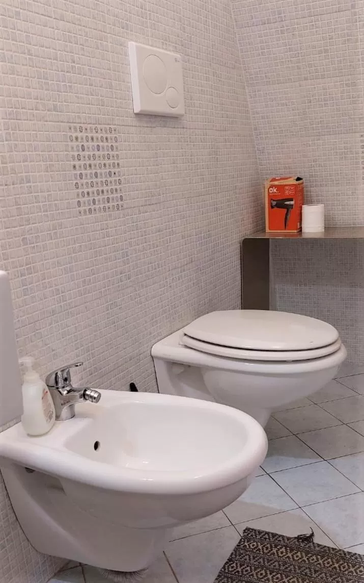 Shower, Bathroom in Bed & Breakfast Porta d'Oriente