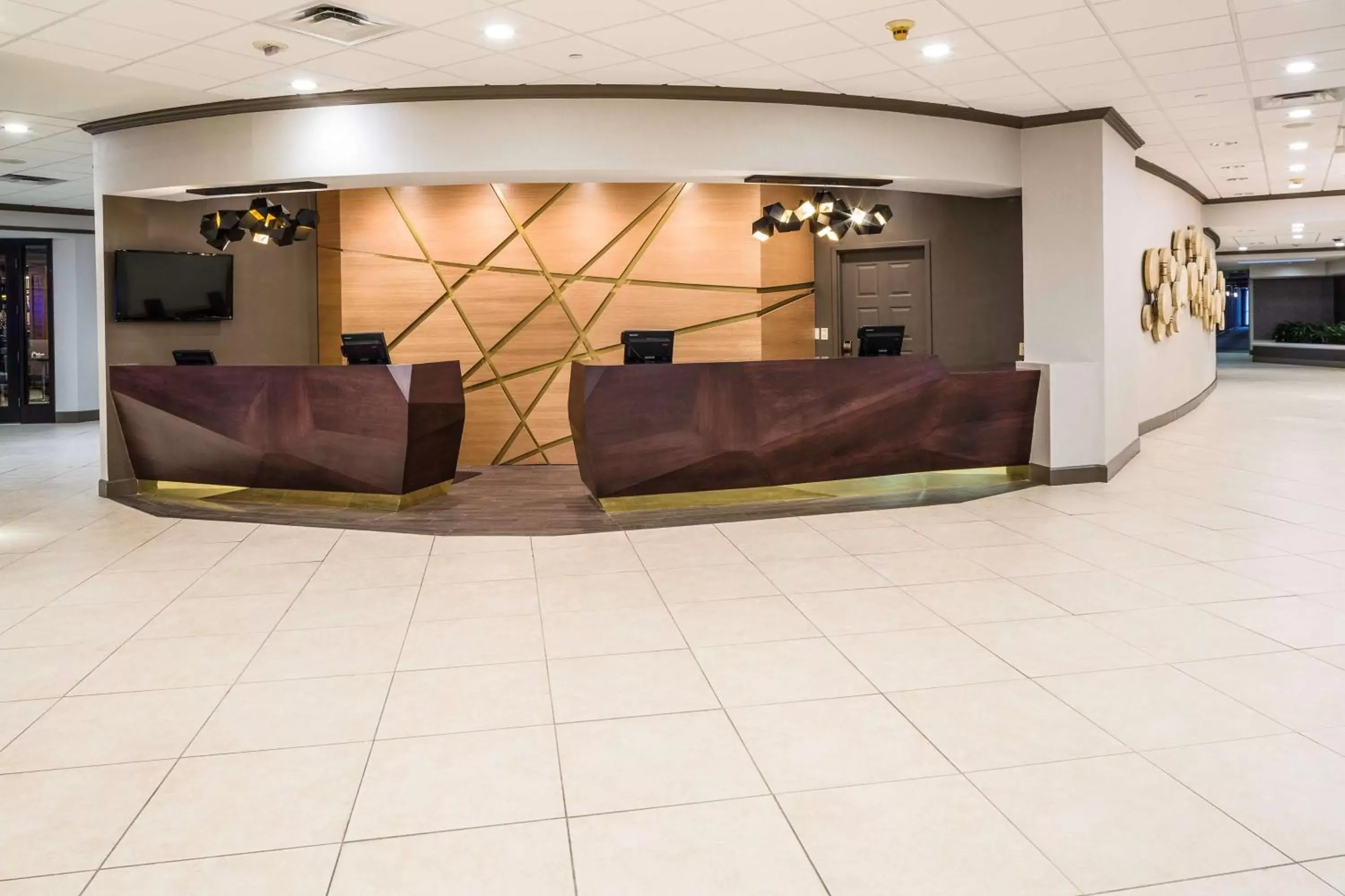 Lobby or reception in DoubleTree by Hilton Hotel Wilmington