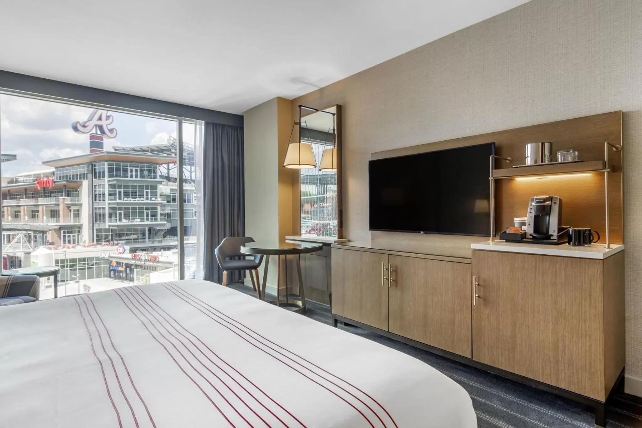 Photo of the whole room, Bed in Omni Hotel at the Battery Atlanta