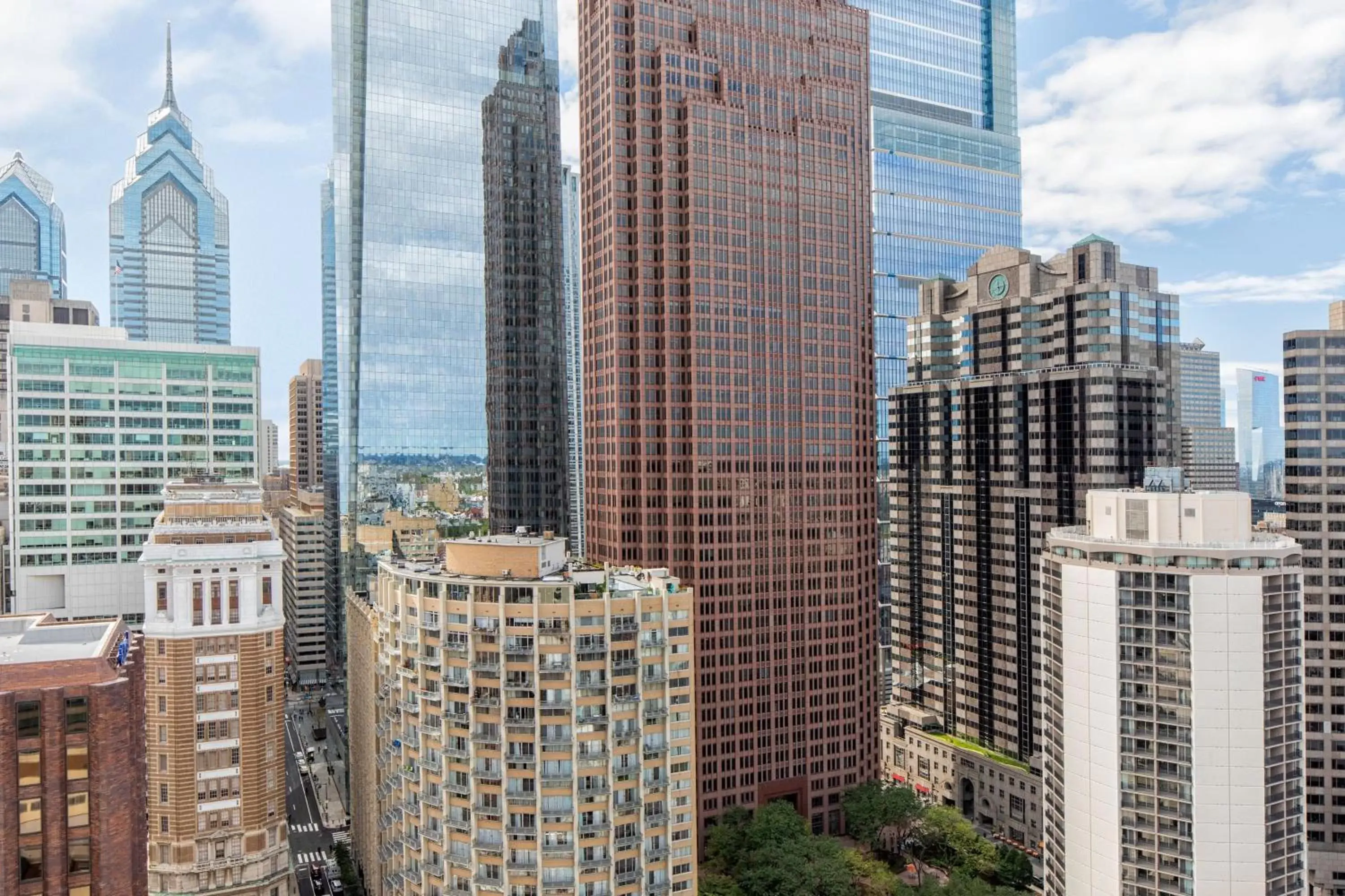 Property building in Sheraton Philadelphia Downtown