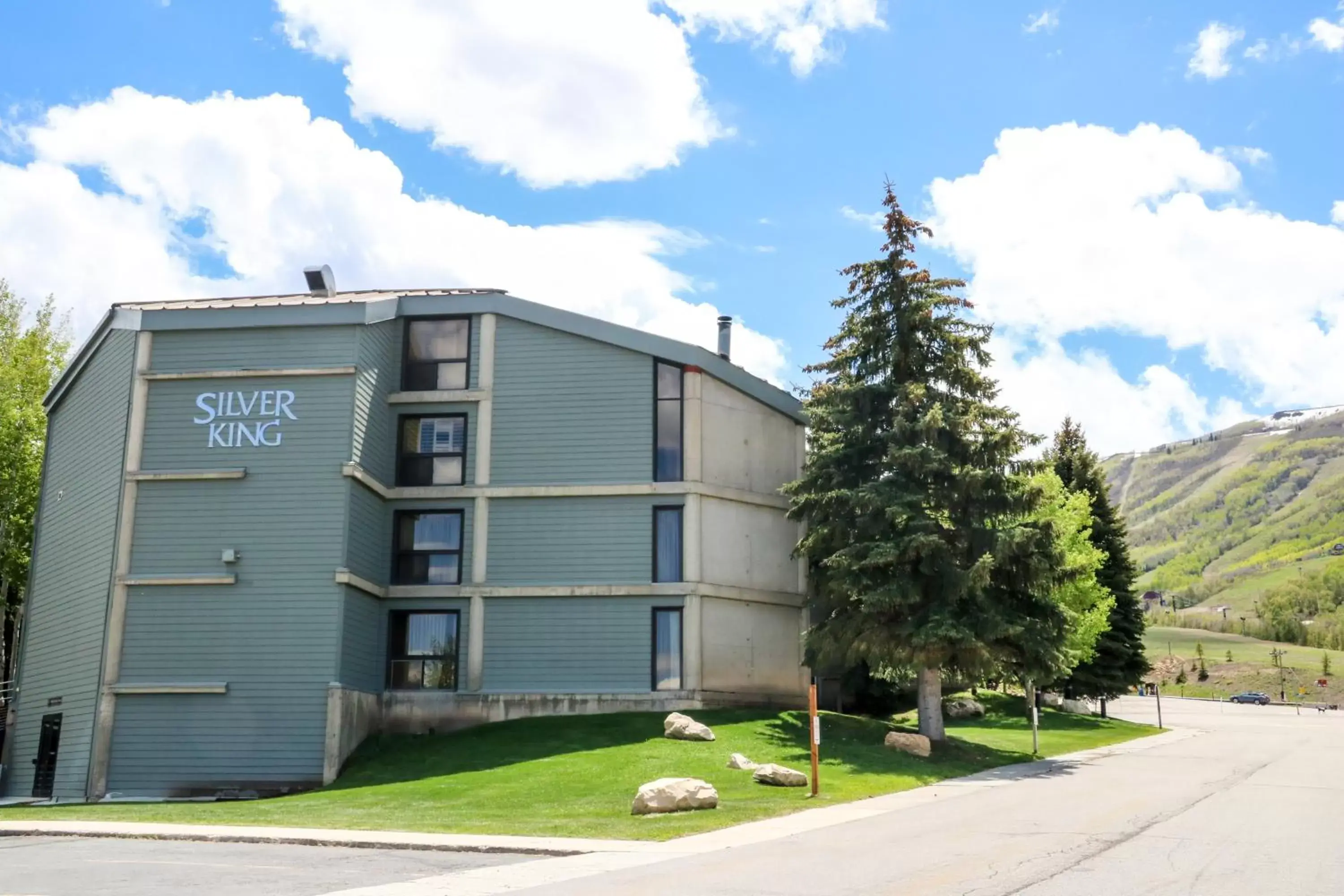 Property building in Silver King by All Seasons Resort Lodging Property building in Silver King by All Seasons Resort Lodging