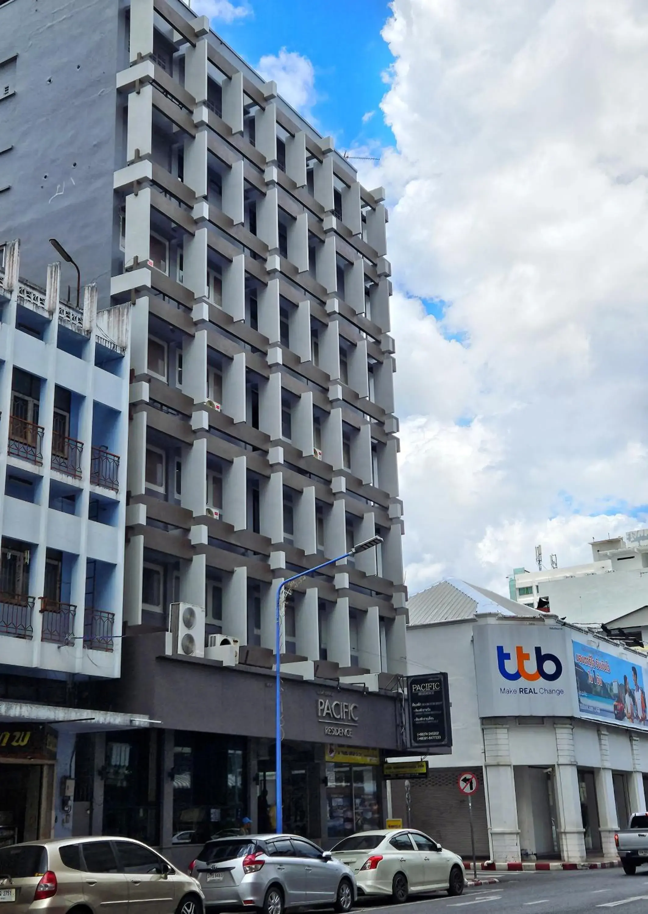 Property building in Pacific Residence Property building in Pacific Residence