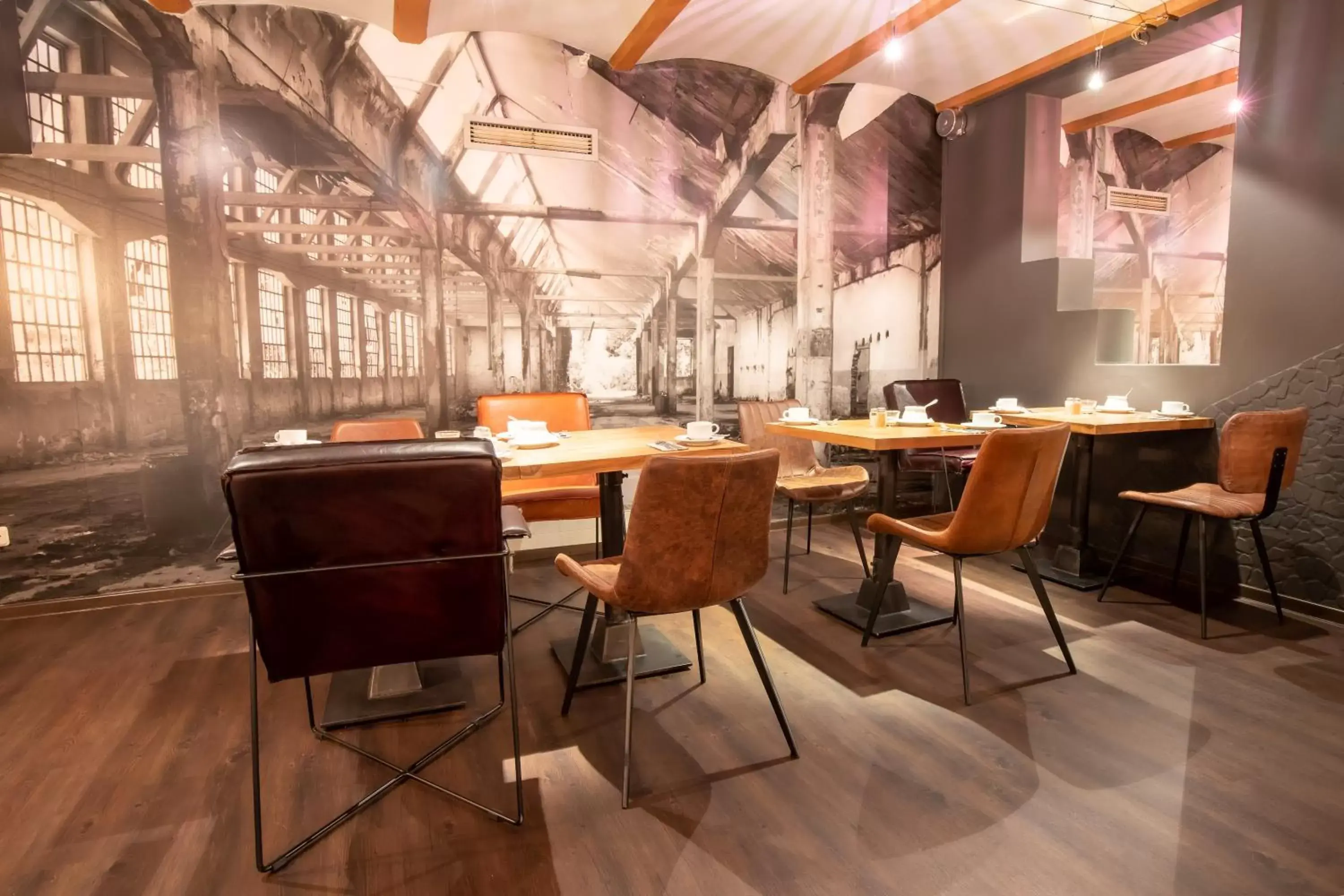 Restaurant/places to eat in B&K Hotels Restaurant/places to eat in B&K Hotels