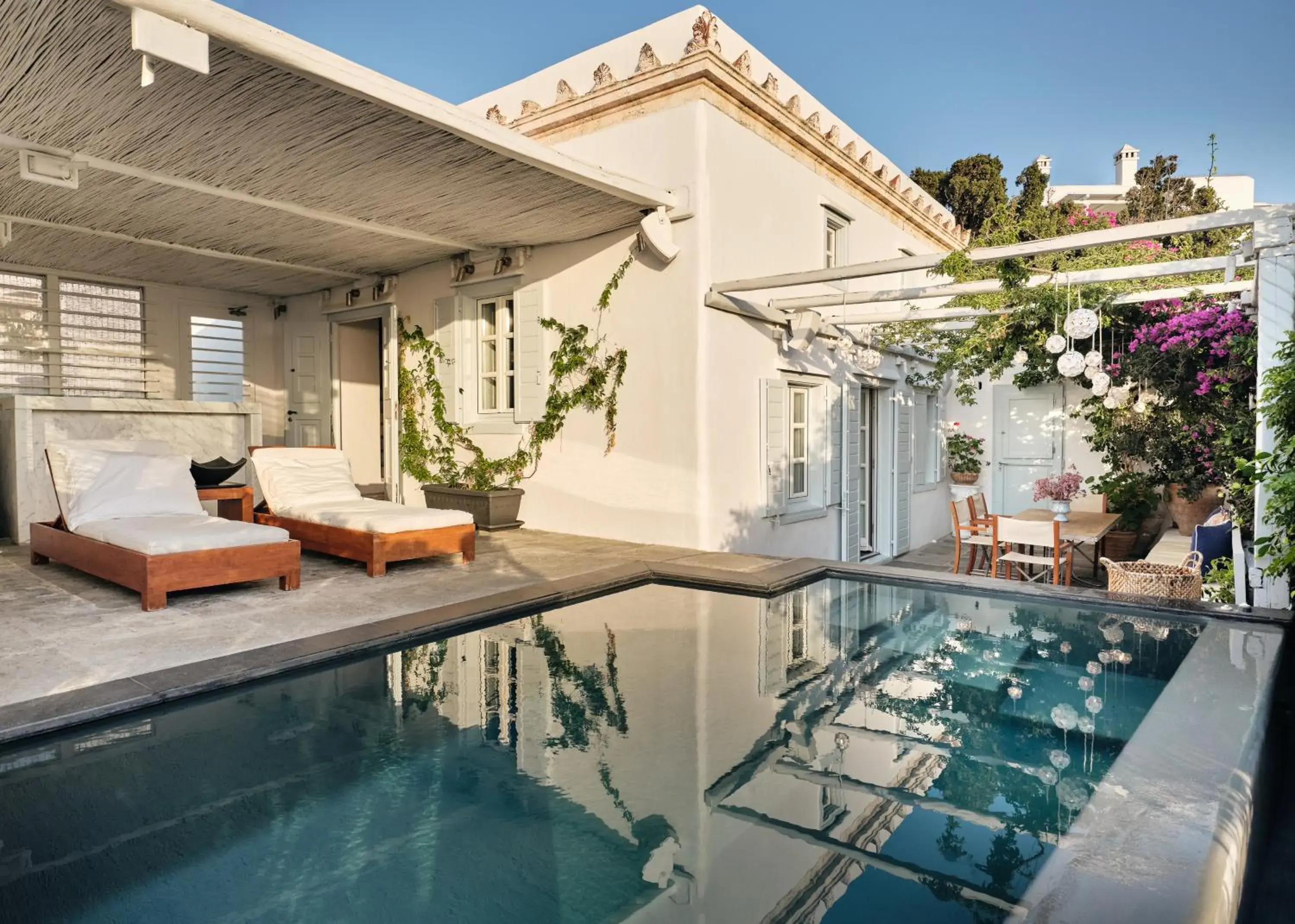 Property building, Swimming Pool in Belvedere Mykonos - Main Hotel