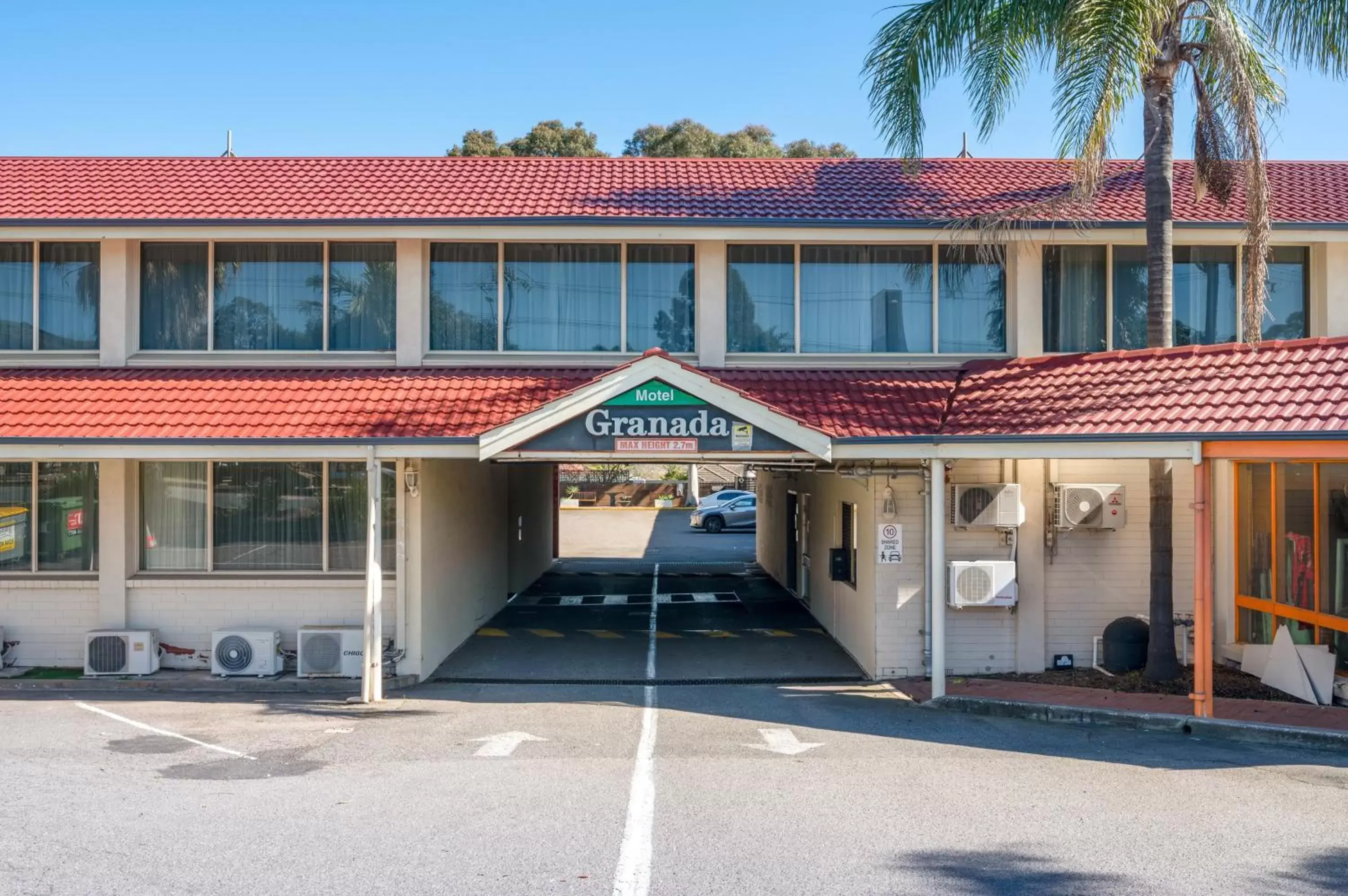 Facade/entrance, Property Building in Adelaide Granada Motor Inn