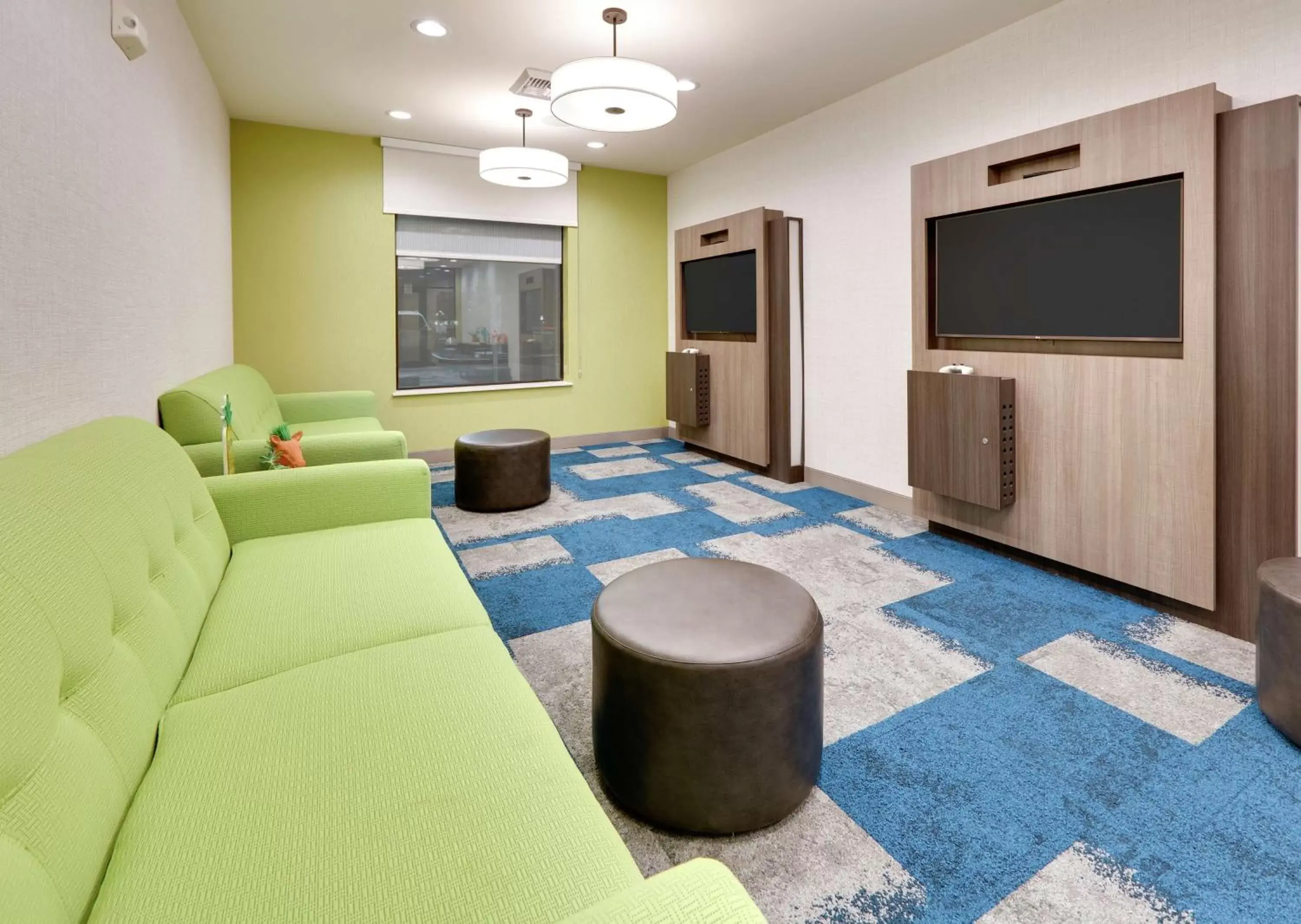 Sports, Seating Area in Home2 Suites By Hilton Yakima Airport