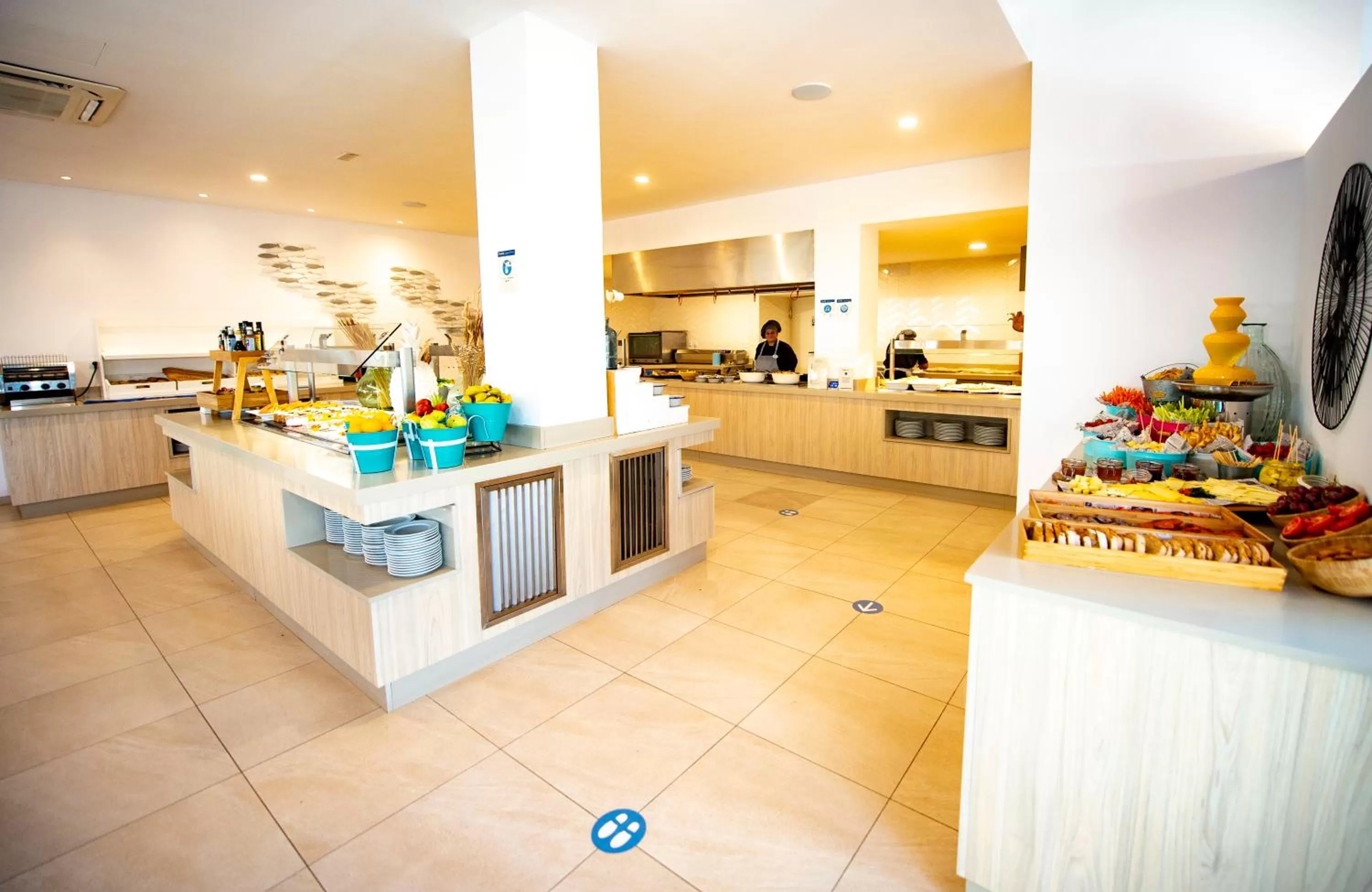 Buffet breakfast in Seaclub Alcudia Mediterranean Resort