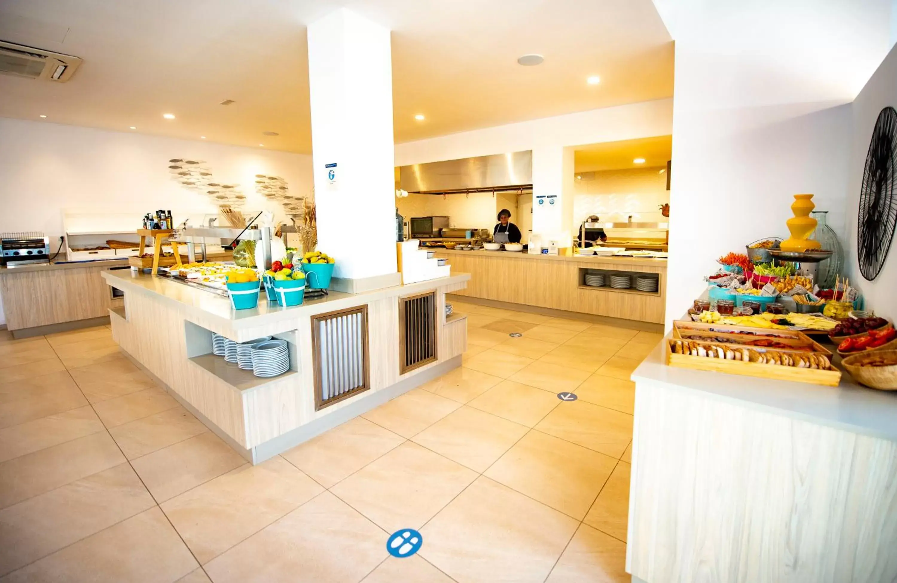 Buffet breakfast, Kitchen/Kitchenette in Seaclub Mediterranean Resort