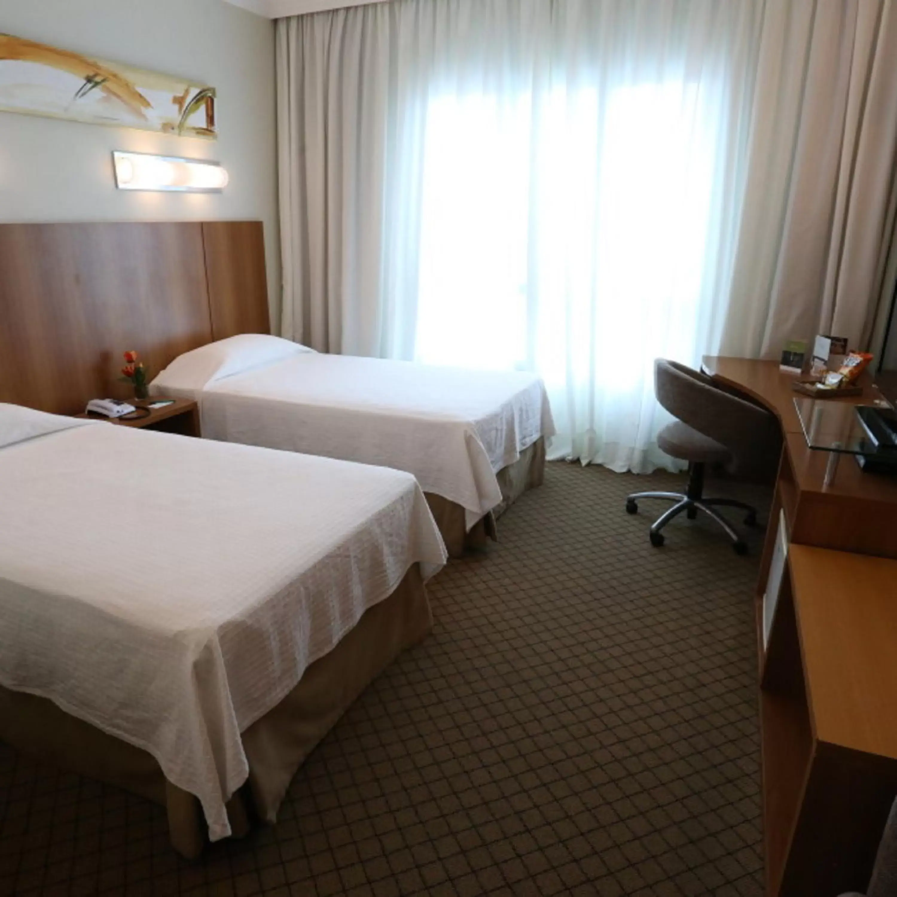 Photo of the whole room, Bed in Bourbon Joinville Convention Hotel