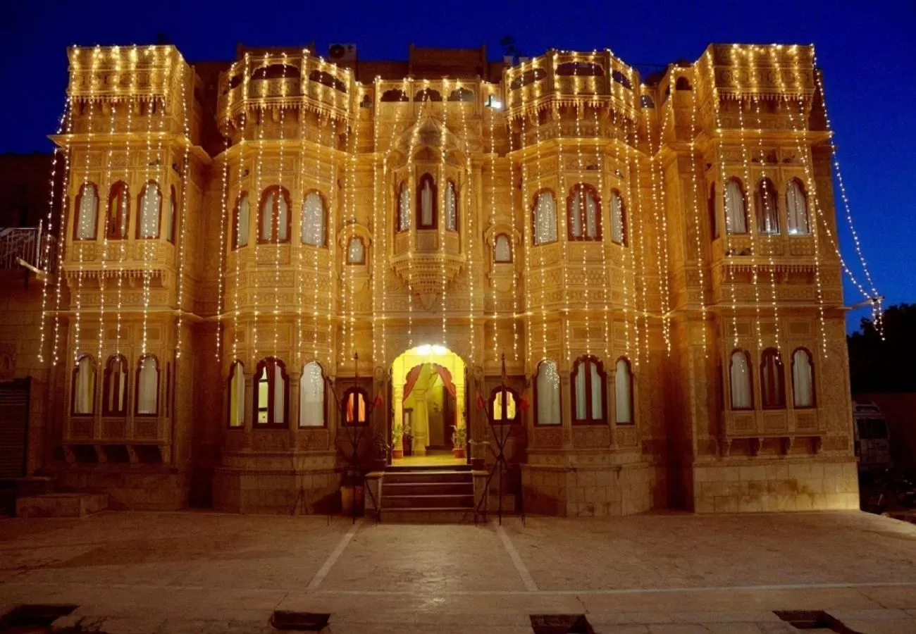 Night in Hotel Lal Garh Fort And Palace