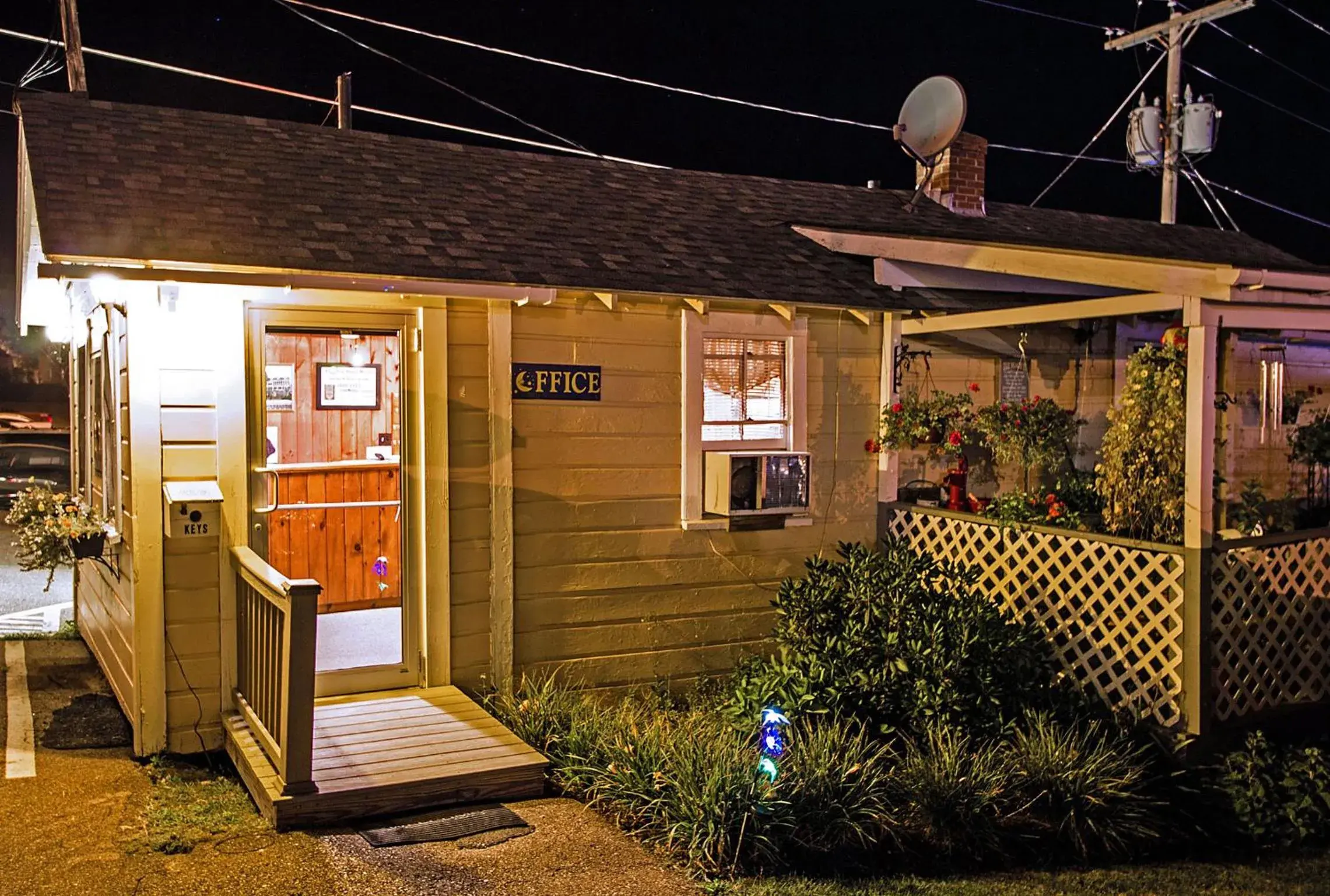 Lobby or reception in Half Moon Motel & Cottages Lobby or reception in Half Moon Motel & Cottages