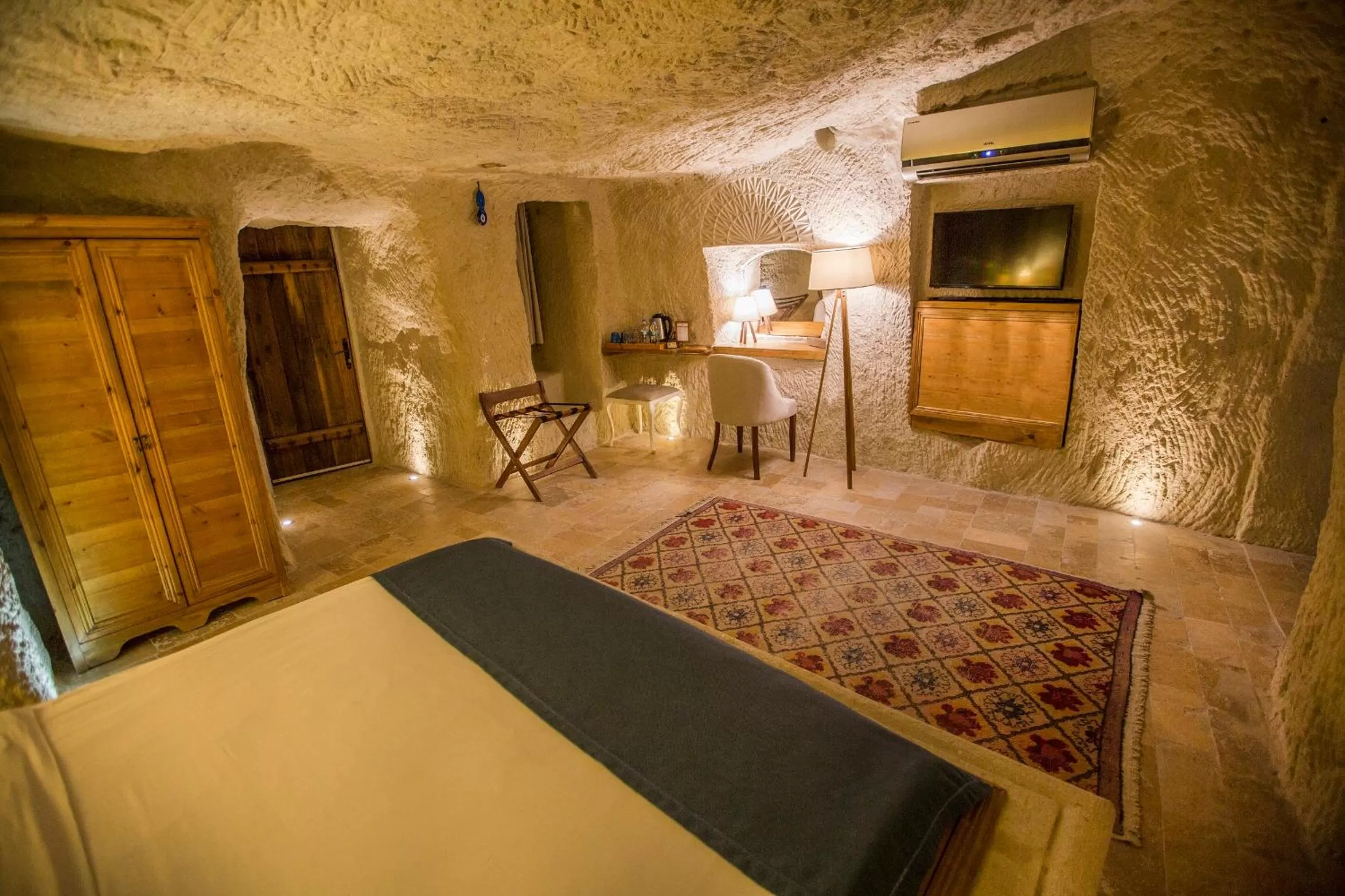 Bedroom, Bed in Azure Cave Suites - Cappadocia