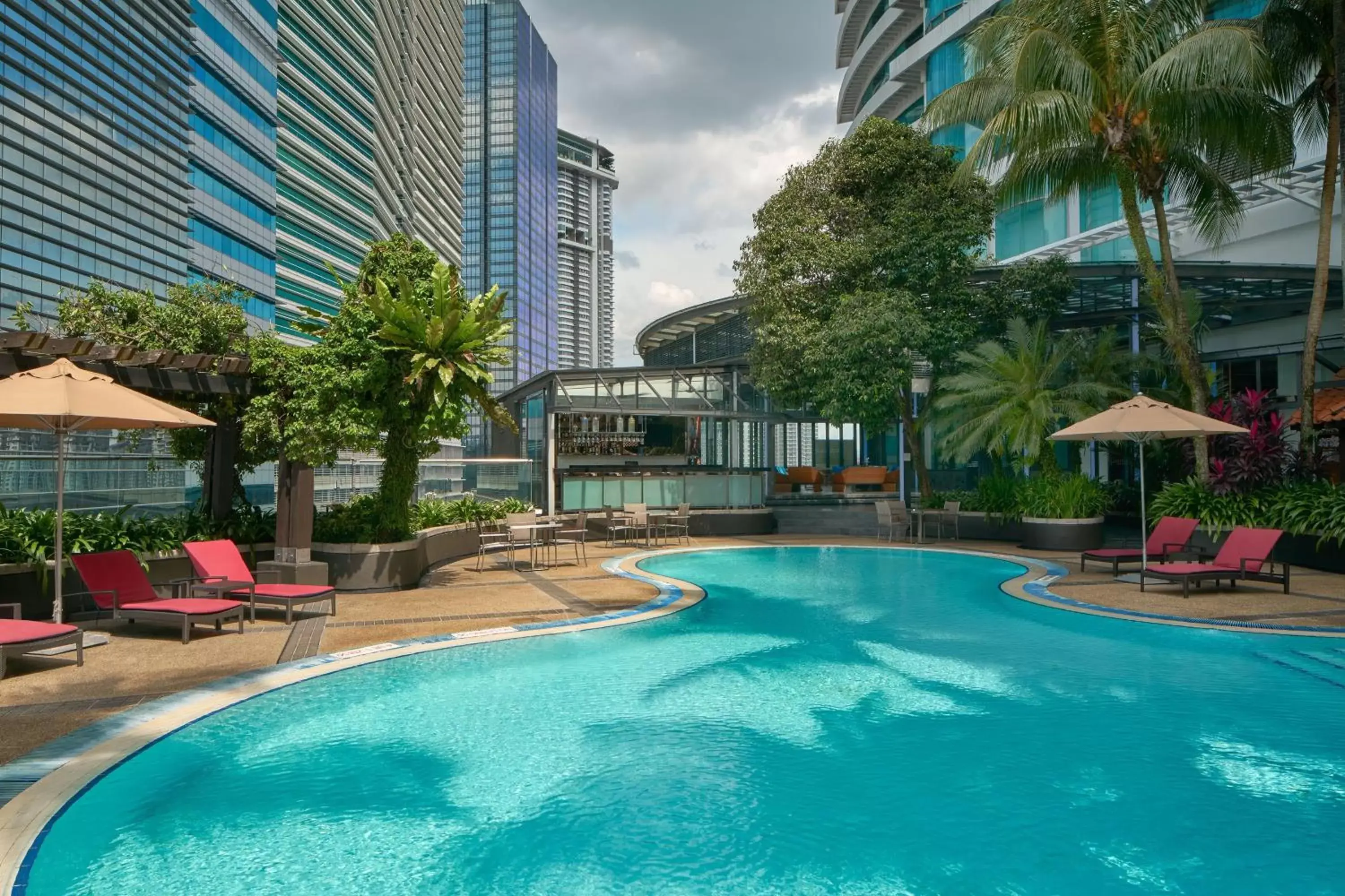 Swimming Pool in Le Méridien Kuala Lumpur