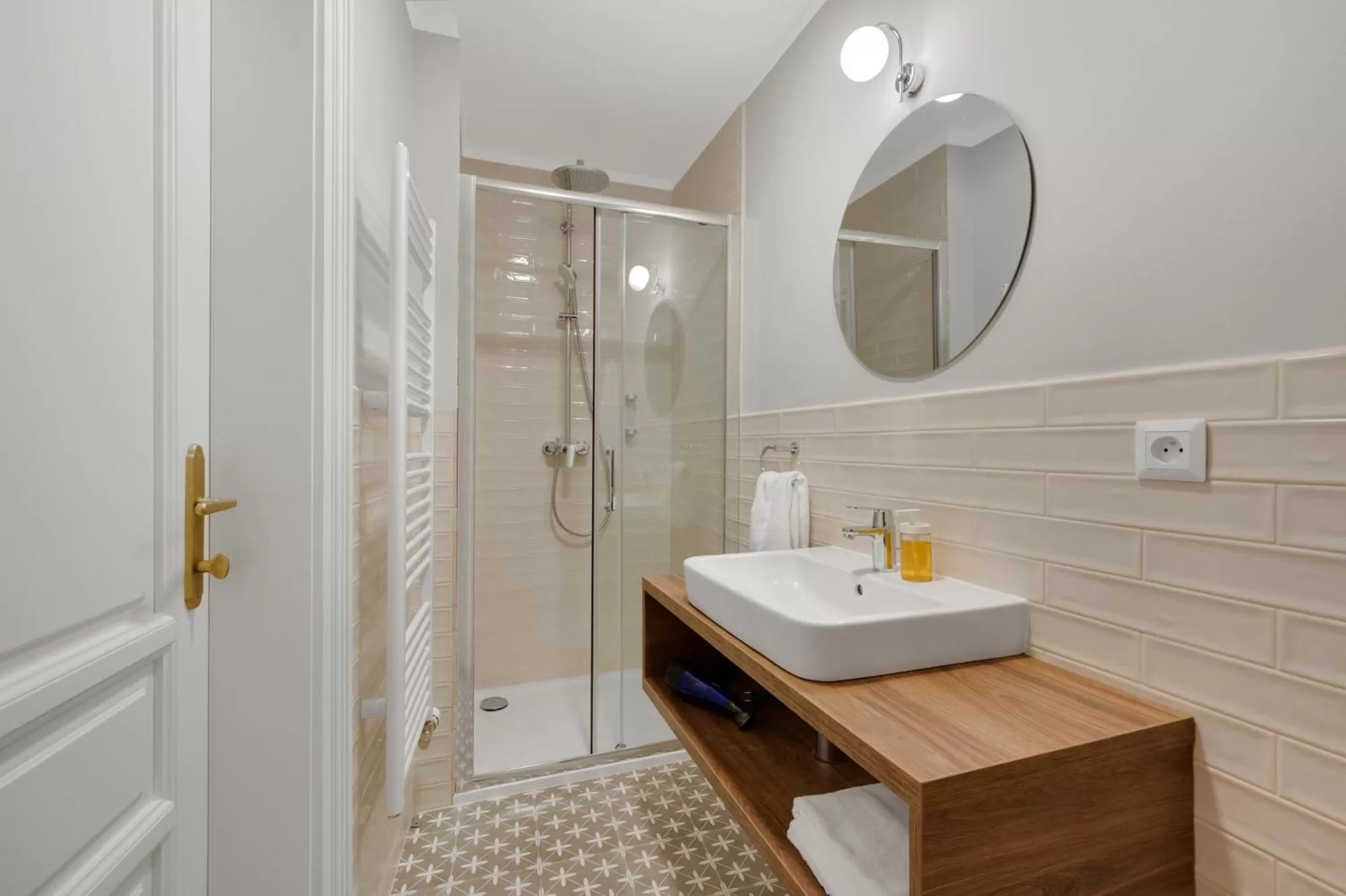 Shower in Palace Apartments