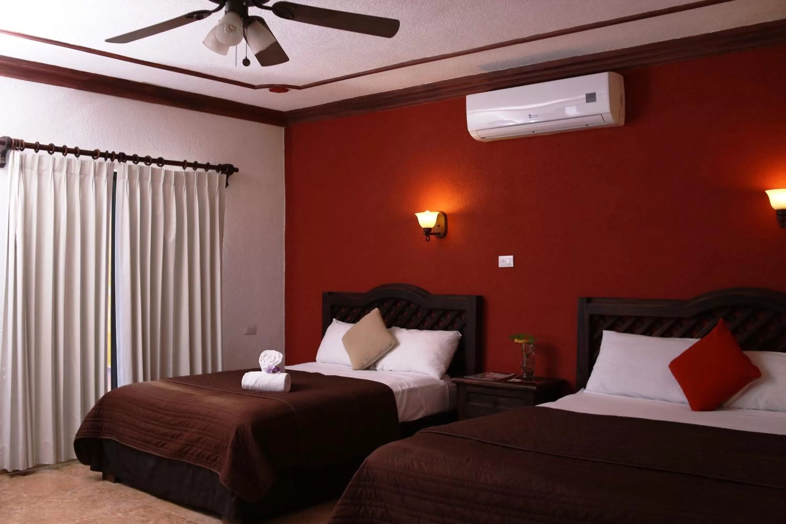 Photo of the whole room, Bed in Hotel Rinconada del Convento