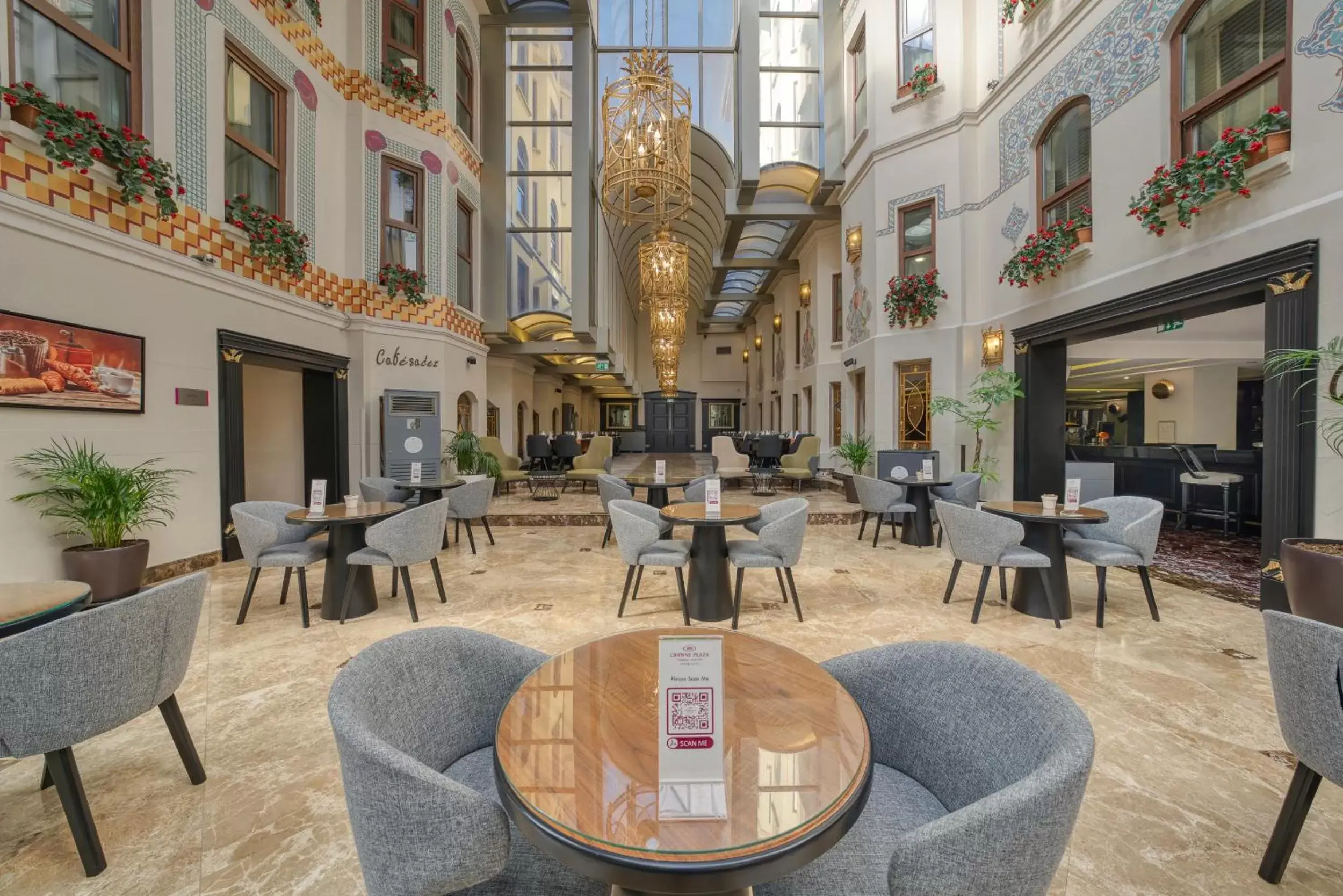 Lobby or reception in Crowne Plaza Istanbul - Old City by IHG Lobby or reception in Crowne Plaza Istanbul - Old City by IHG