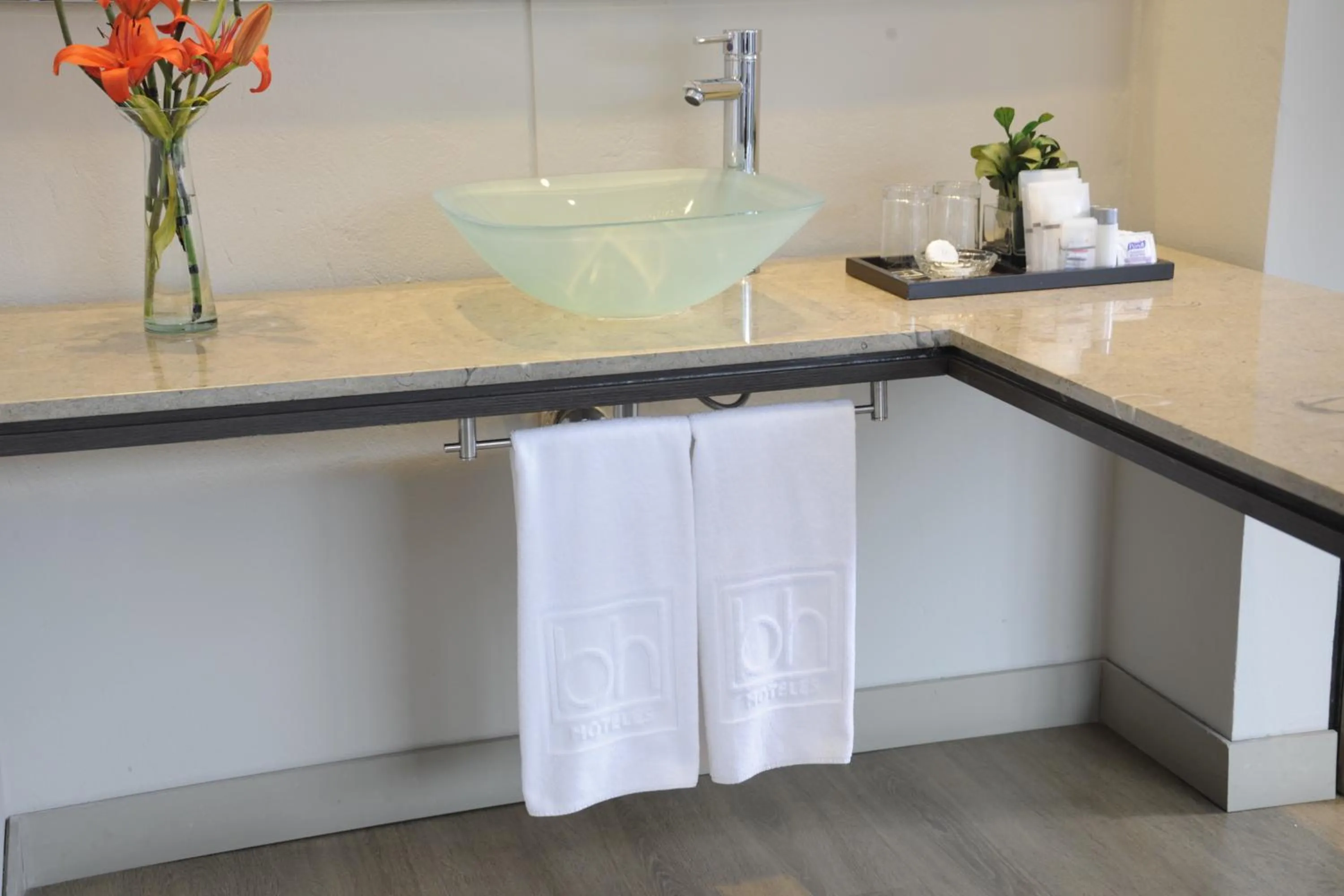 Toilet in Mercure Bogota BH Zona Financiera